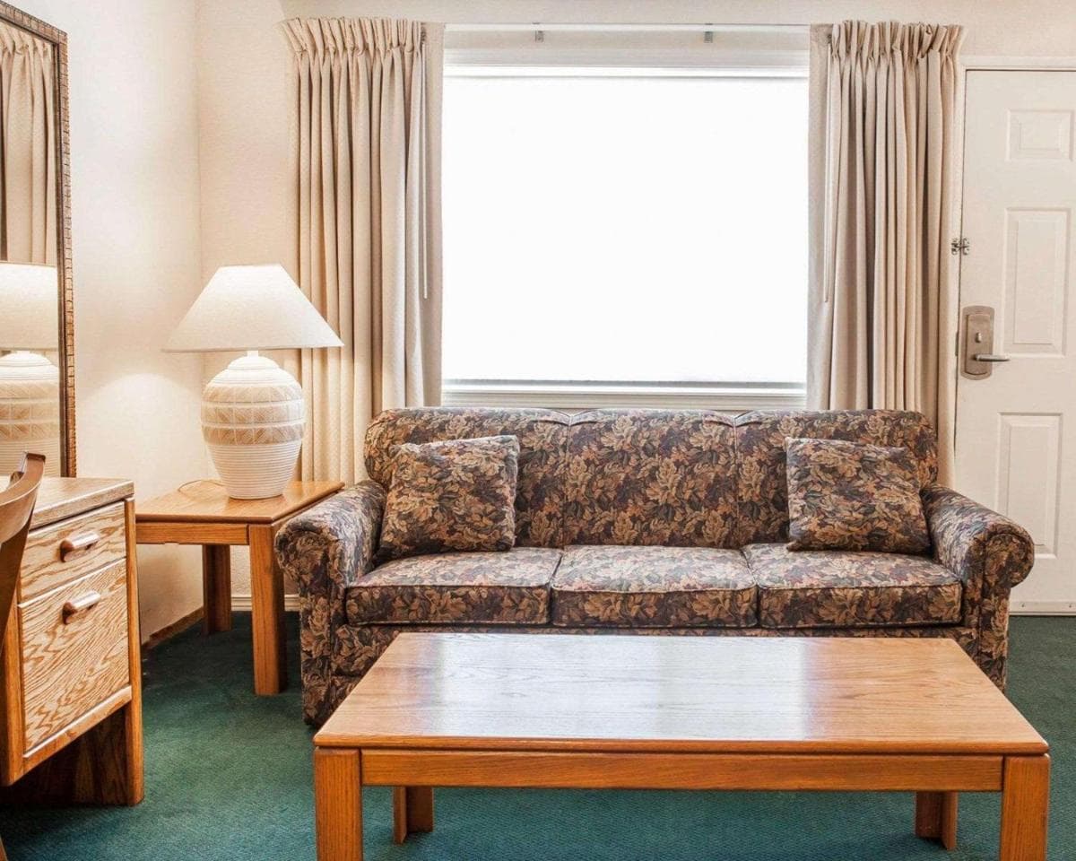 Quality Inn & Suites Bremerton near Naval Shipyard gallery photo in Bremerton, WA — image 29