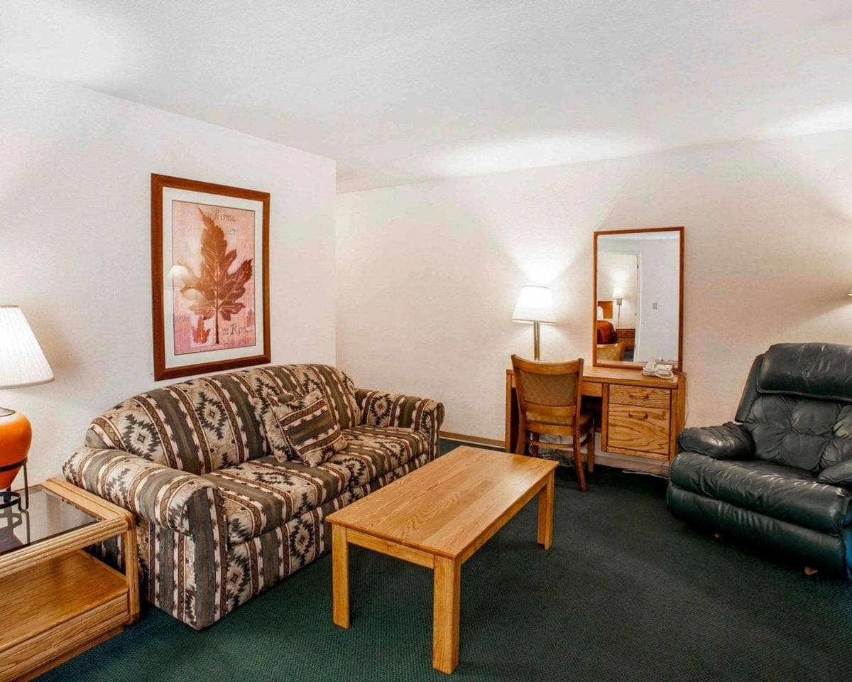 Quality Inn & Suites Bremerton near Naval Shipyard gallery photo in Bremerton, WA — image 24