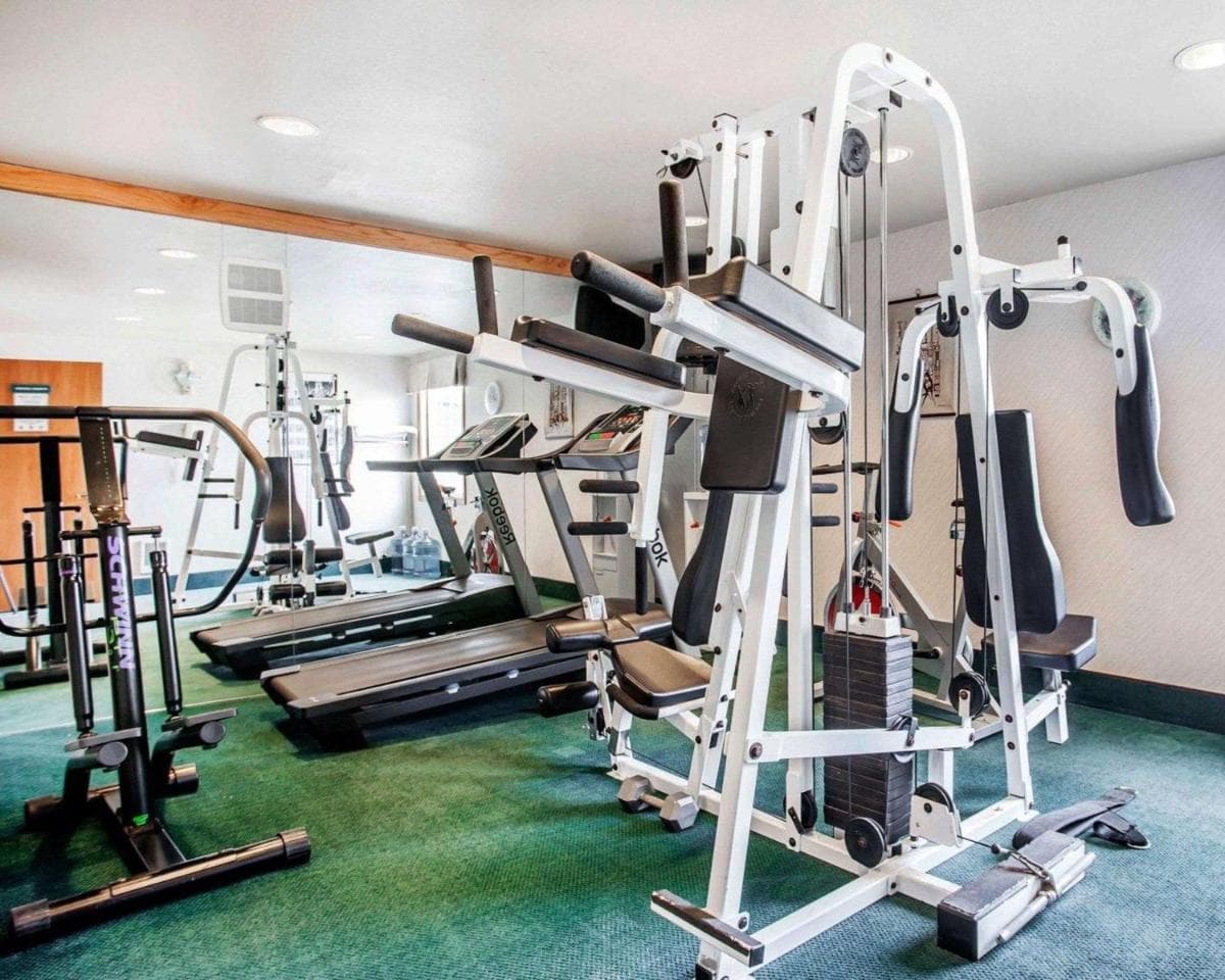 Quality Inn & Suites Bremerton near Naval Shipyard gallery photo in Bremerton, WA — image 4