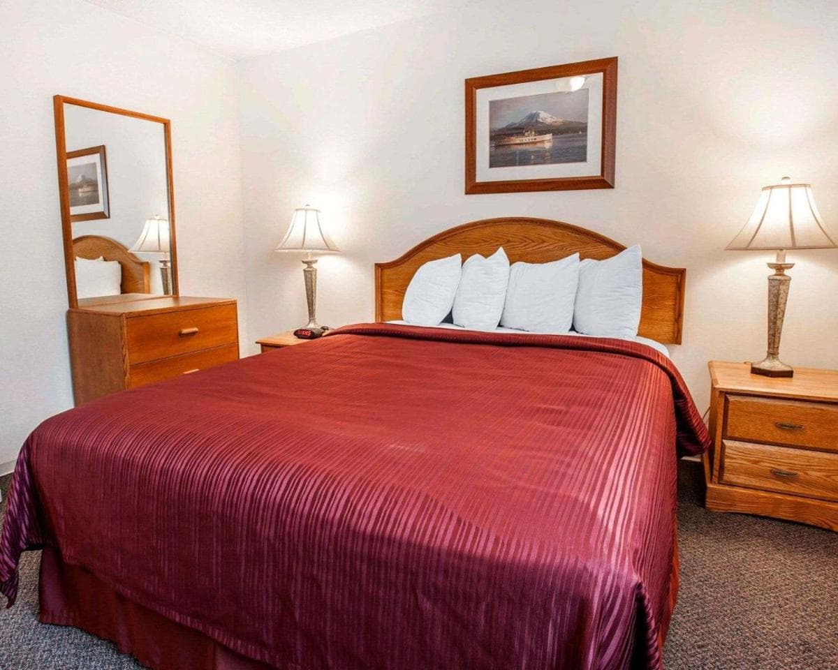 Quality Inn & Suites Bremerton near Naval Shipyard gallery photo in Bremerton, WA — image 21