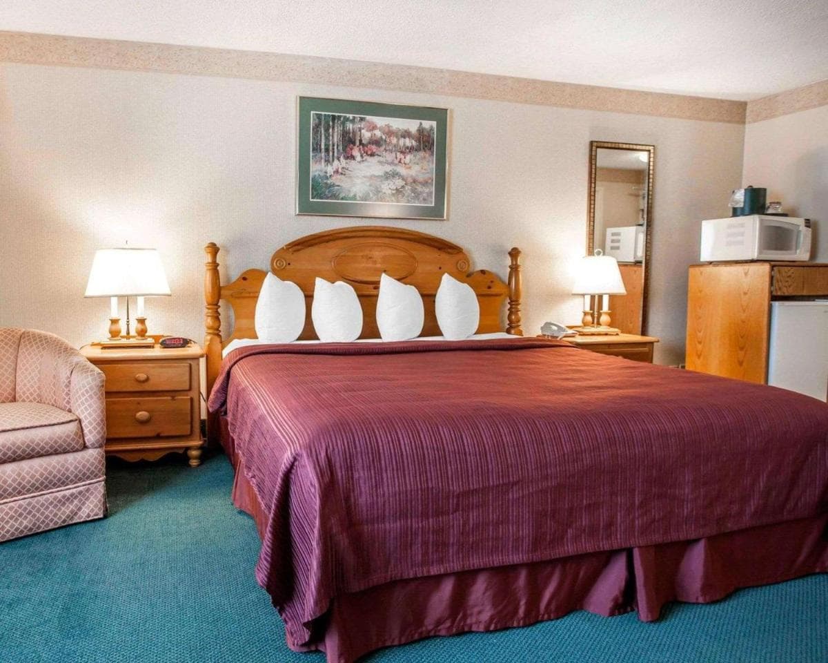 Quality Inn & Suites Bremerton near Naval Shipyard gallery photo in Bremerton, WA — image 23