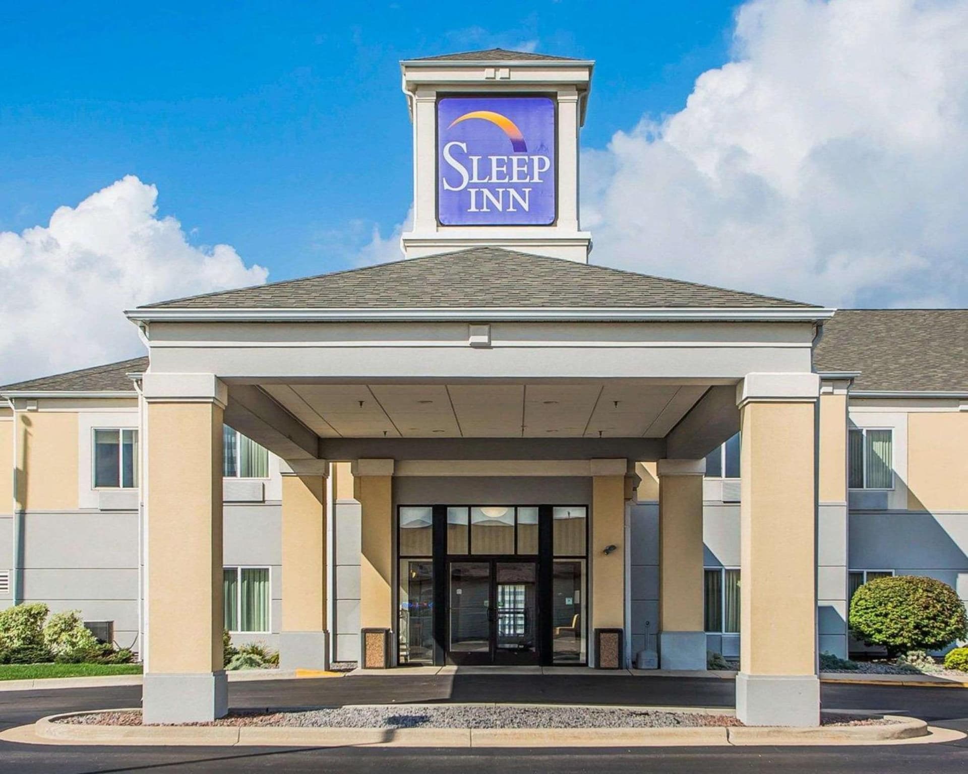 Sleep Inn & Suites Wisconsin Rapids interior in Wisconsin Rapids, WI — gallery photo 2