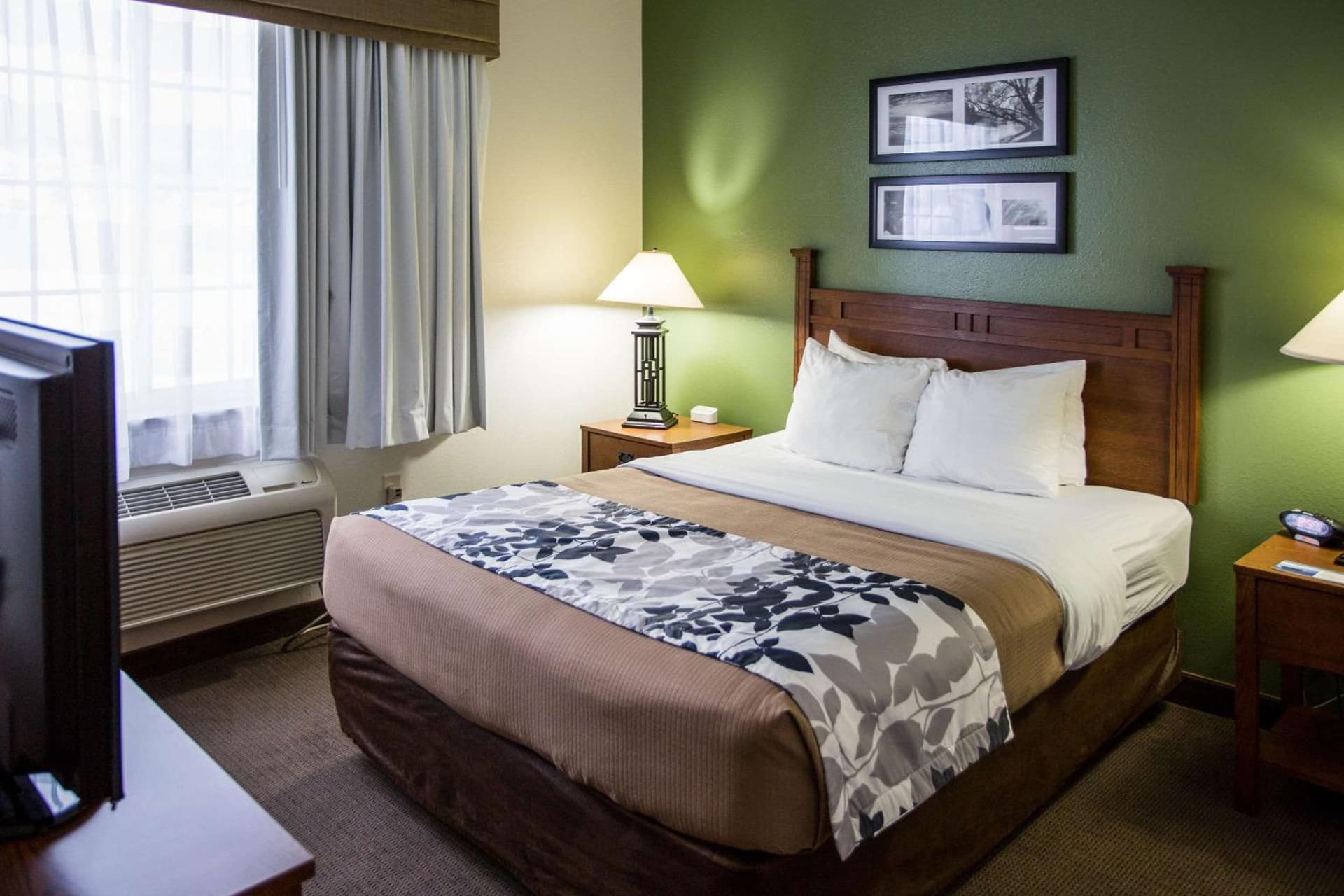 Sleep Inn & Suites Conference Center Eau Claire North gallery photo in Union, WI — image 33