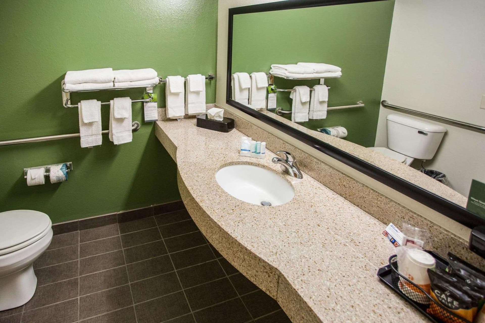 Sleep Inn & Suites Conference Center Eau Claire North gallery photo in Union, WI — image 16