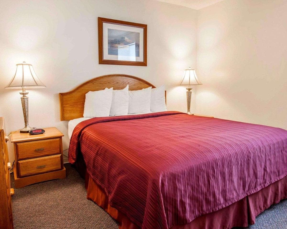 Quality Inn & Suites Bremerton near Naval Shipyard gallery photo in Bremerton, WA — image 12