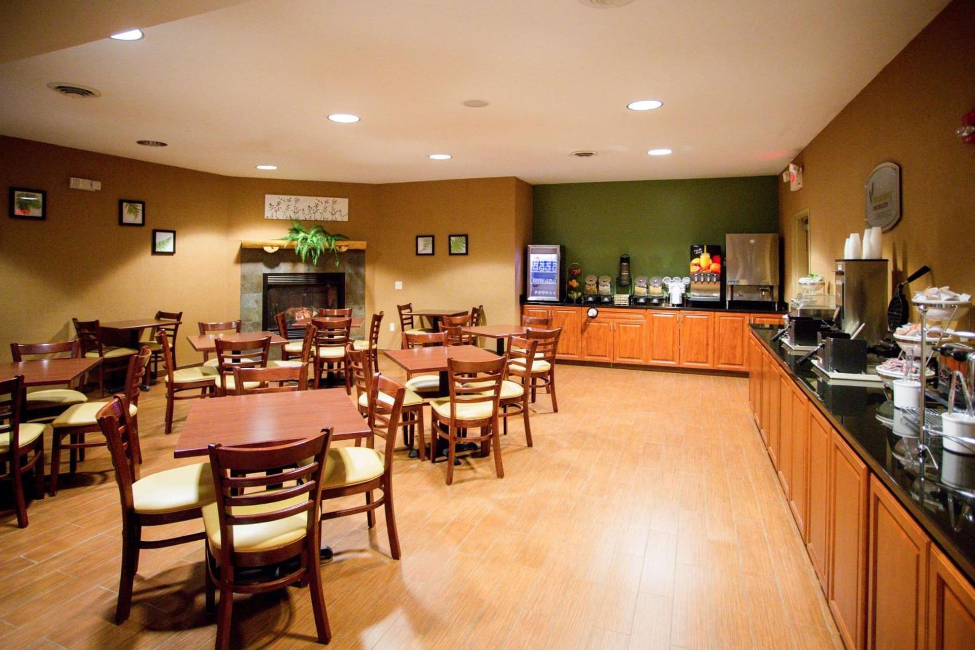 Sleep Inn & Suites Conference Center Eau Claire North gallery photo in Union, WI — image 25