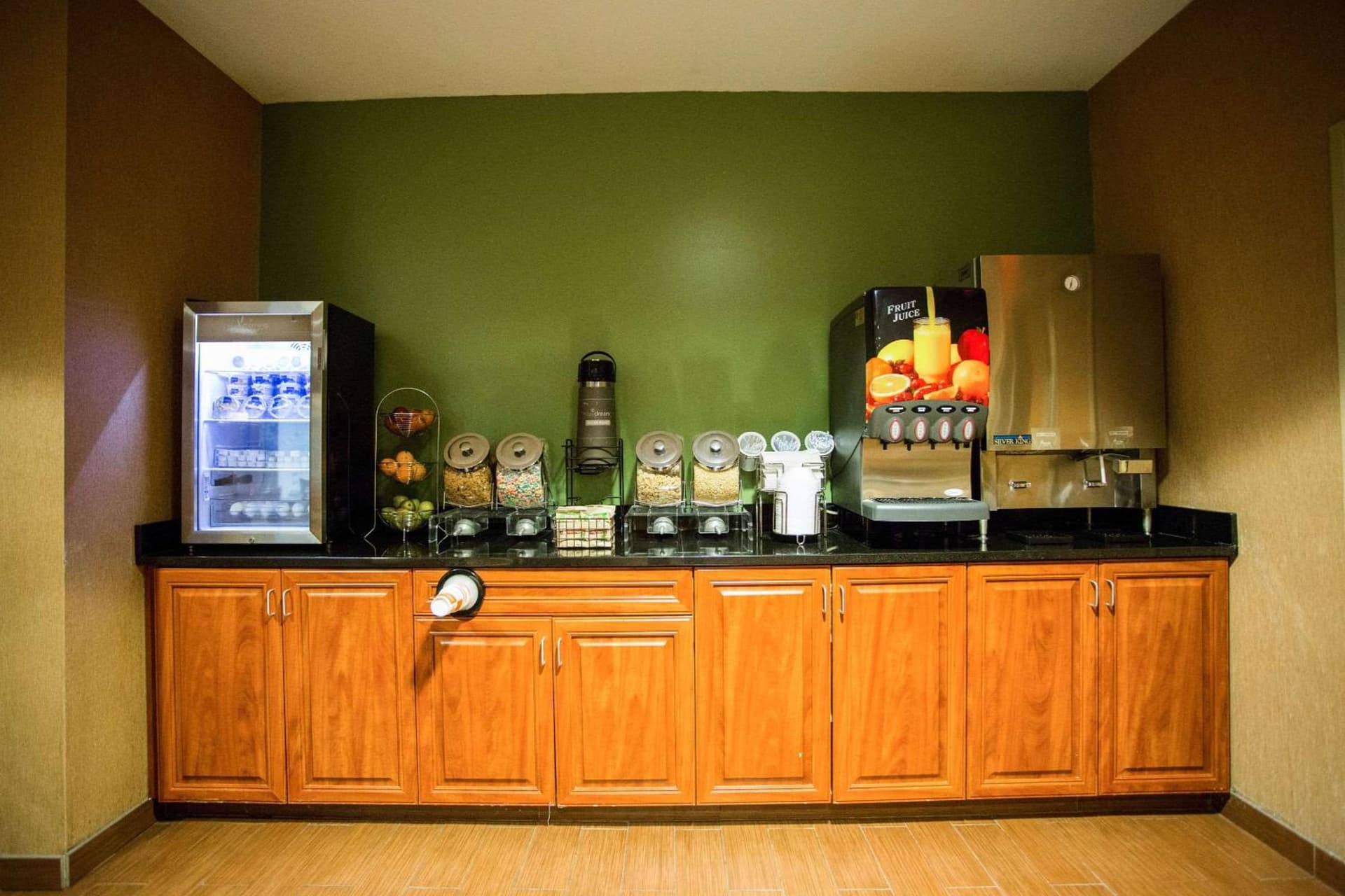 Sleep Inn & Suites Conference Center Eau Claire North interior in Union, WI — gallery photo 2