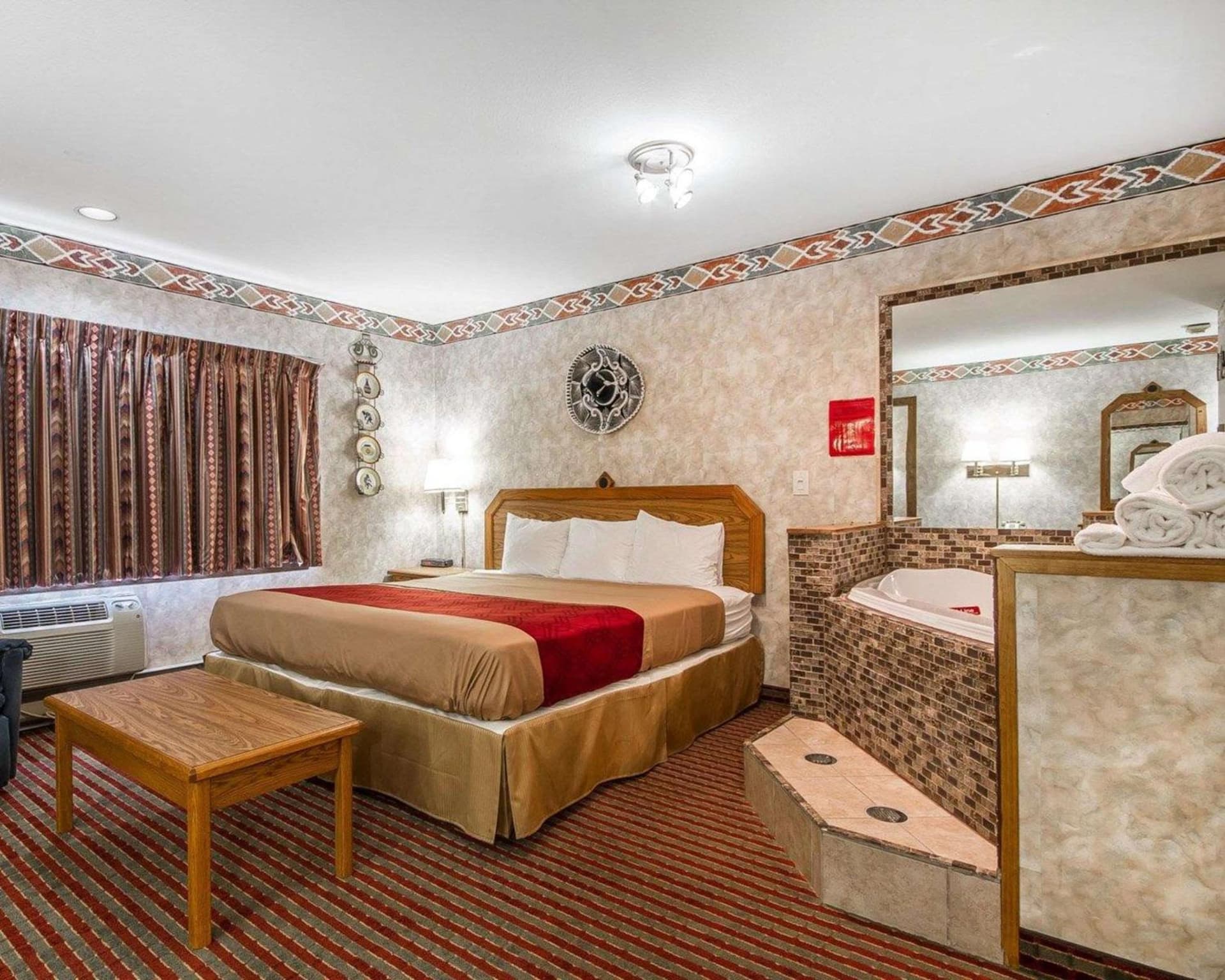 Rodeway Inn & Suites Madison East property views in Madison, WI — gallery photo 3