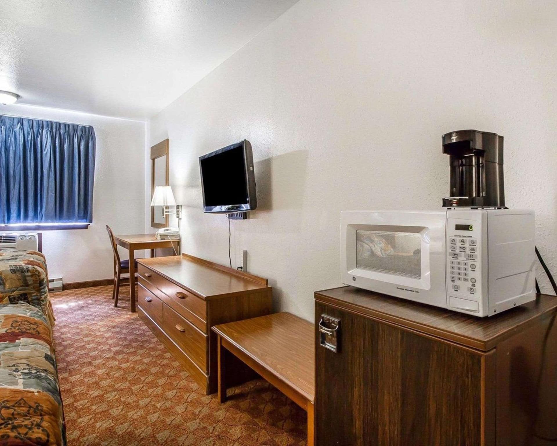 Rodeway Inn & Suites Madison East interior in Madison, WI — gallery photo 2