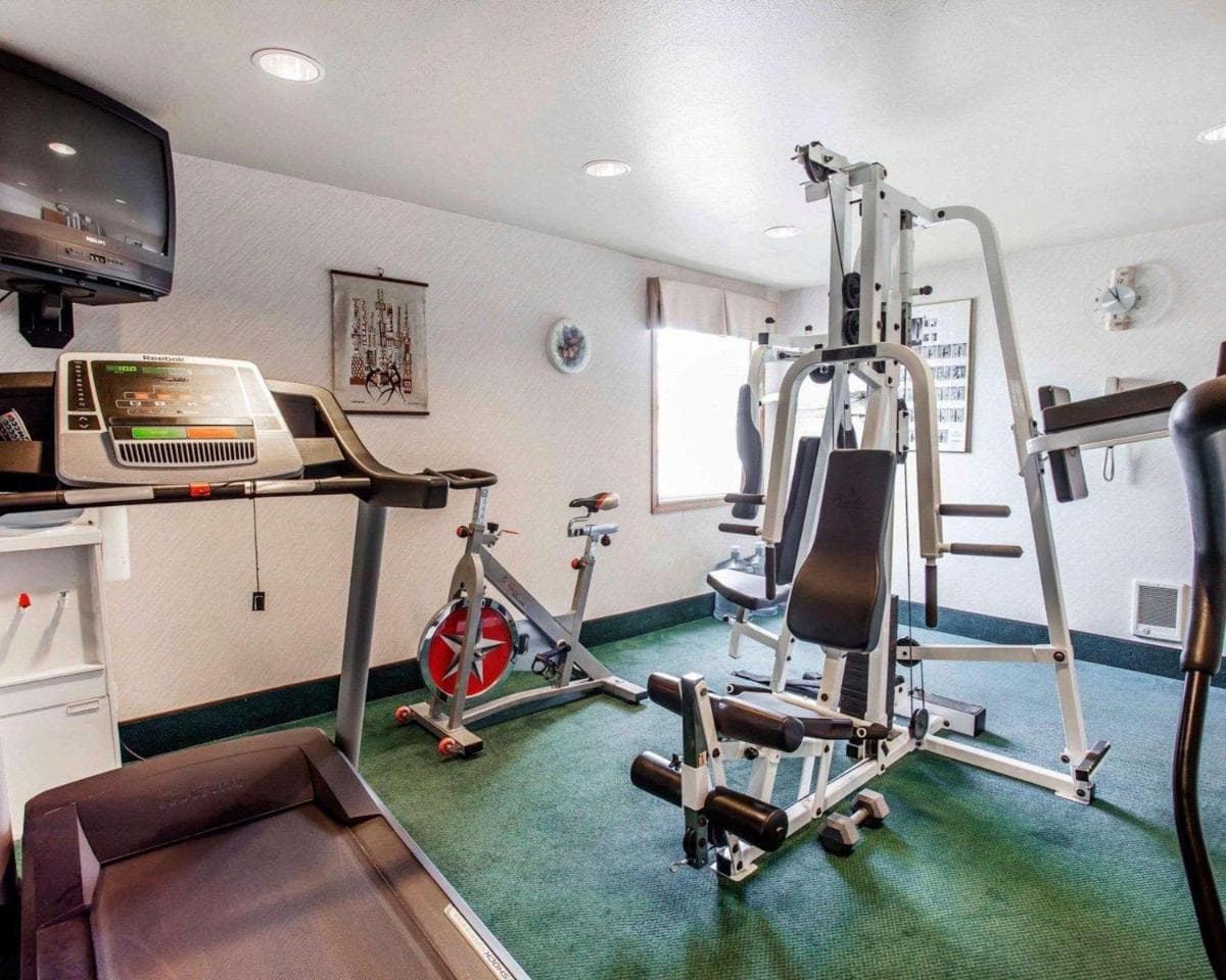 Quality Inn & Suites Bremerton near Naval Shipyard gallery photo in Bremerton, WA — image 5