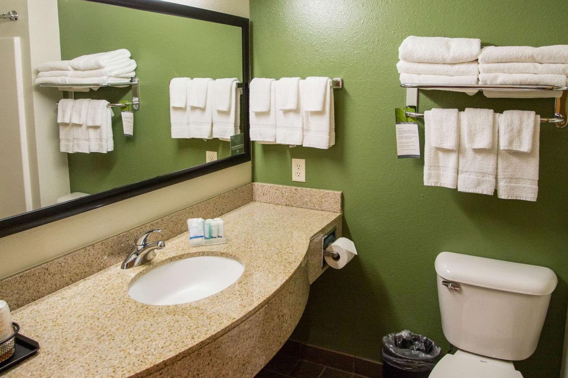 Sleep Inn & Suites Conference Center Eau Claire North gallery photo in Union, WI — image 36