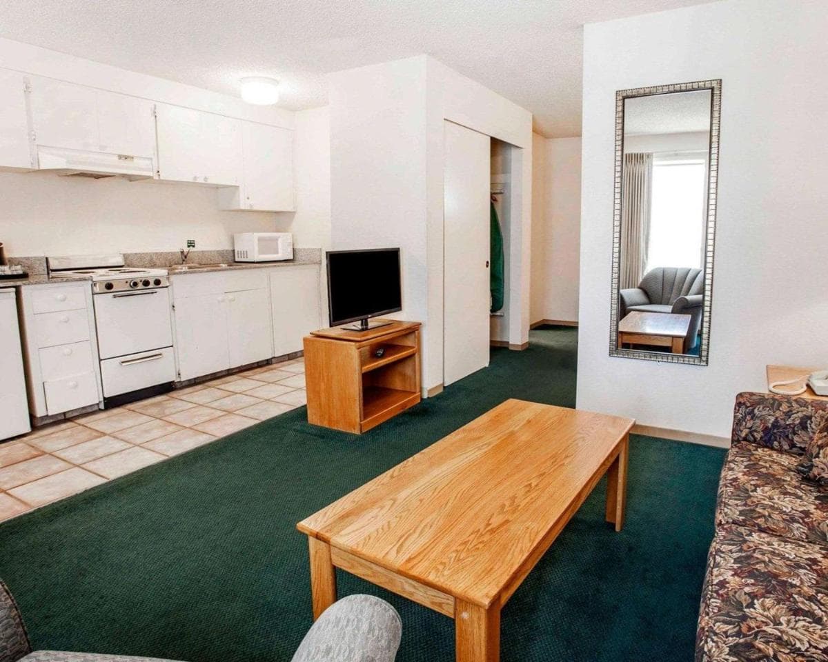 Quality Inn & Suites Bremerton near Naval Shipyard gallery photo in Bremerton, WA — image 26