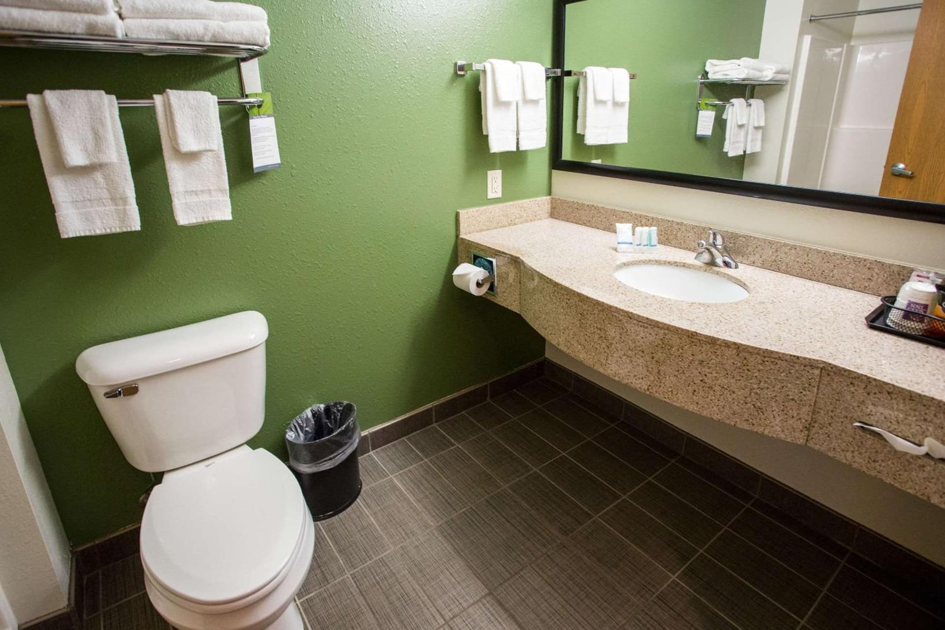 Sleep Inn & Suites Conference Center Eau Claire North gallery photo in Union, WI — image 27