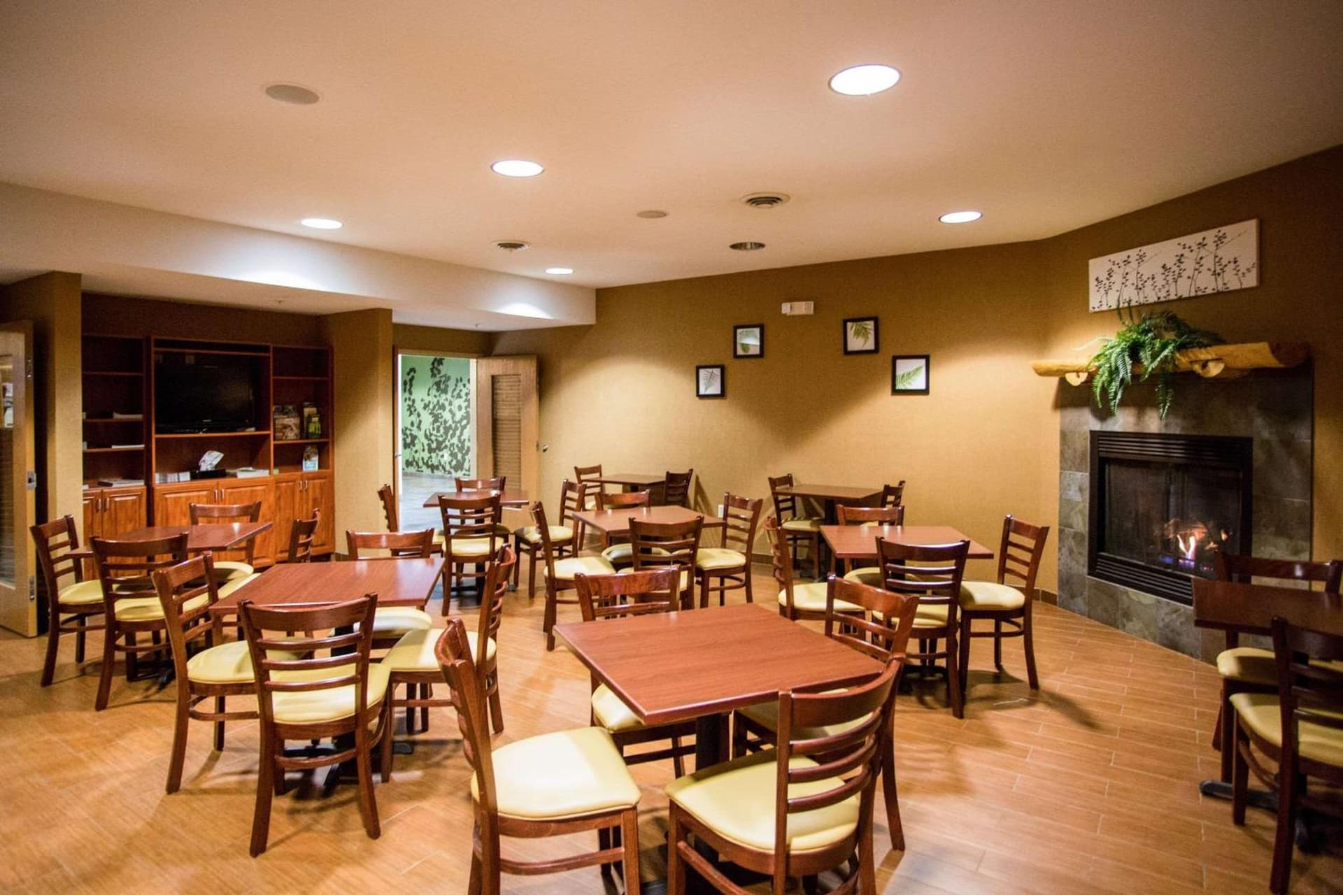 Sleep Inn & Suites Conference Center Eau Claire North gallery photo in Union, WI — image 38