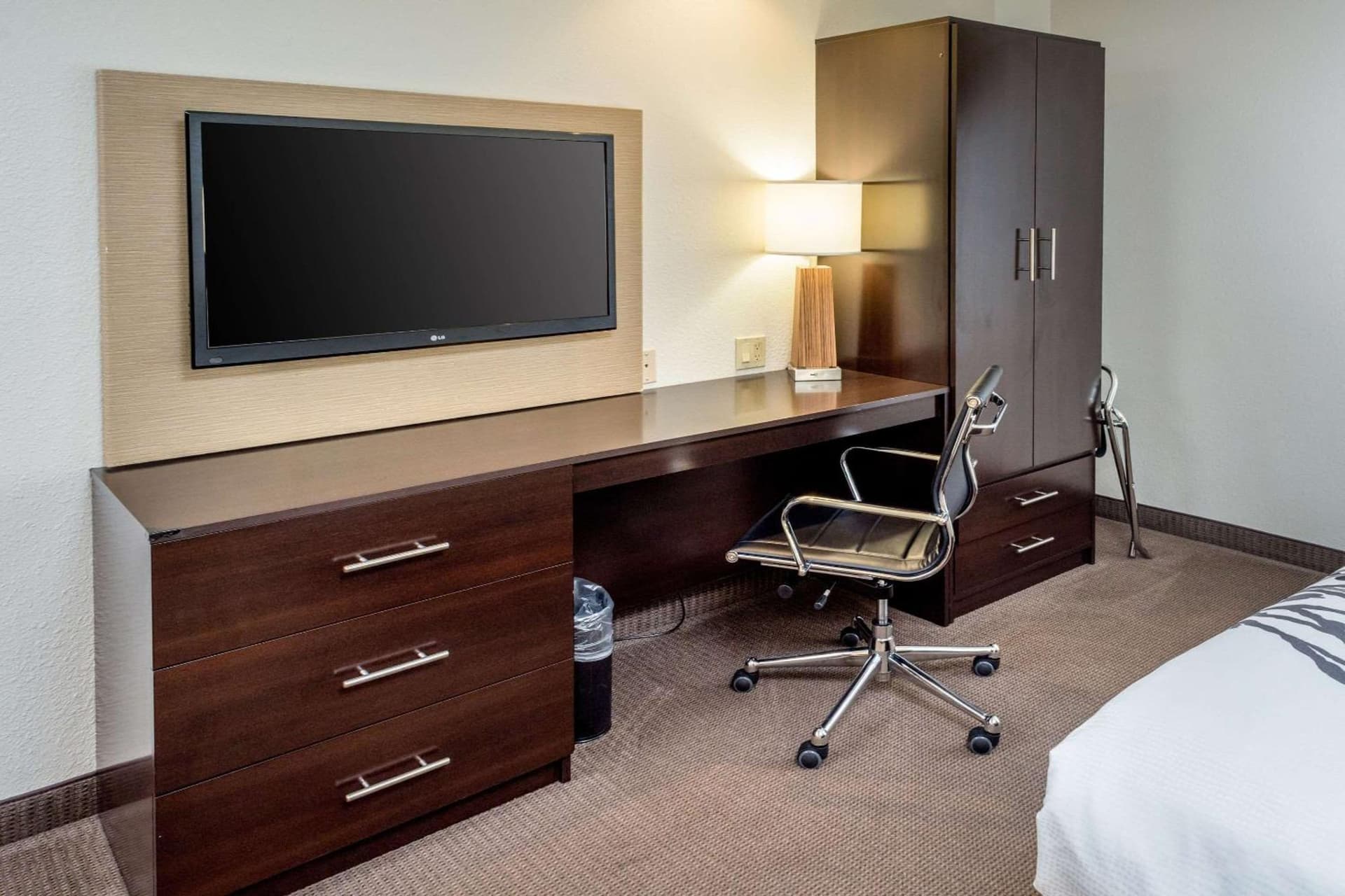 Sleep Inn & Suites Cross Lanes - South Charleston gallery photo in Cross Lanes, WV — image 7