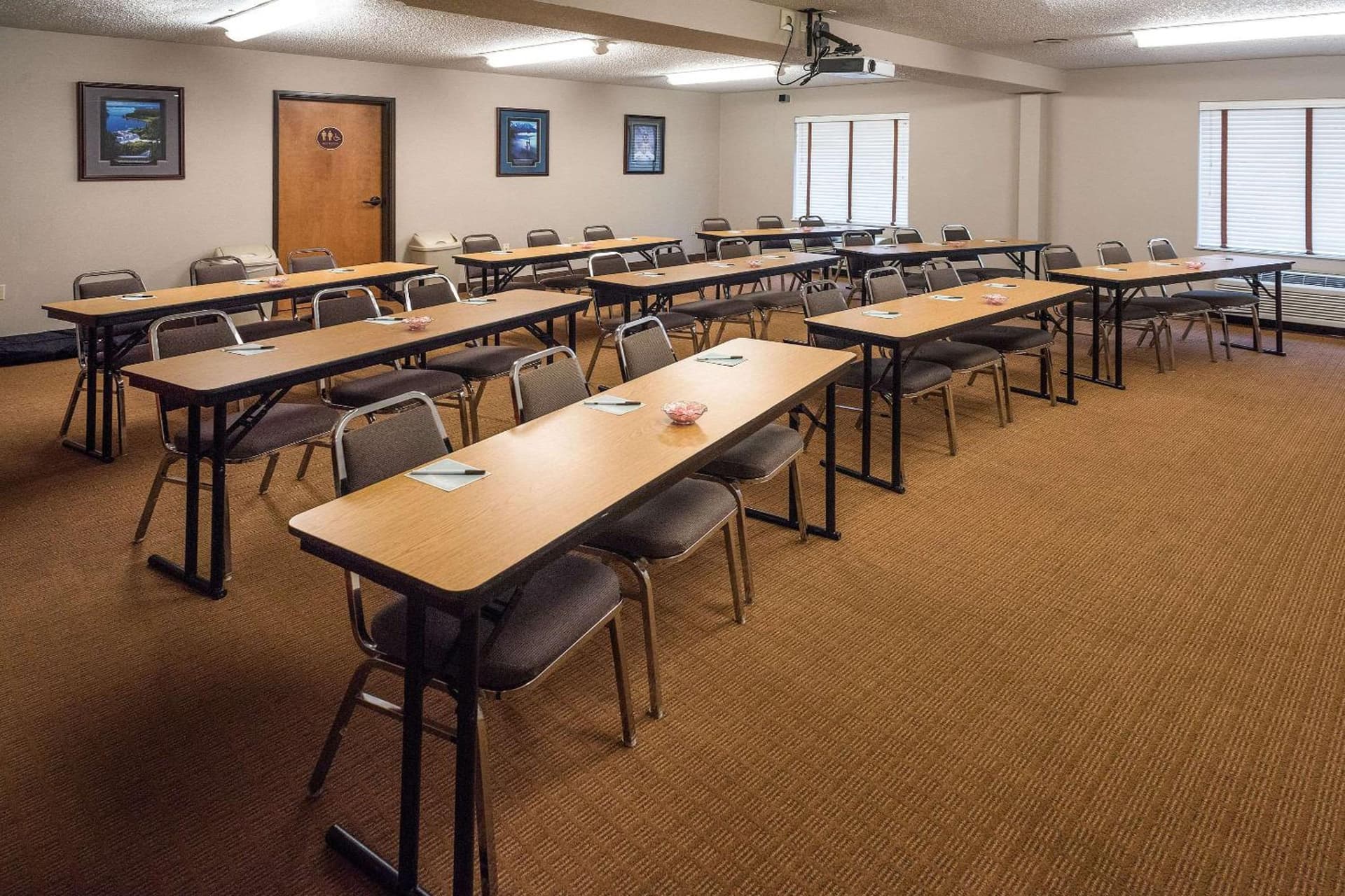 Sleep Inn & Suites Cross Lanes - South Charleston interior in Cross Lanes, WV — gallery photo 2