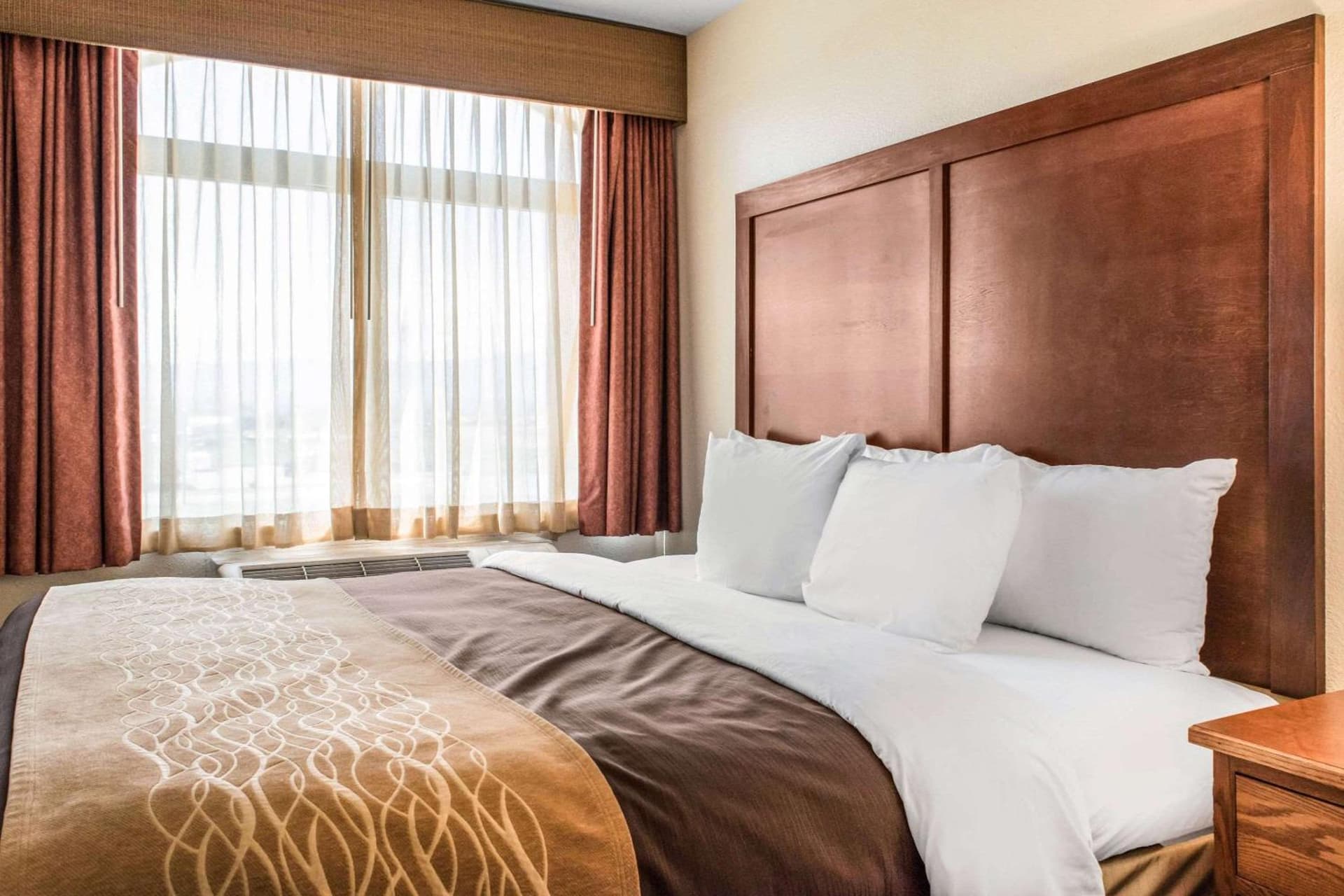 Comfort Inn & Suites Sheridan property views in Sheridan, WY — gallery photo 3