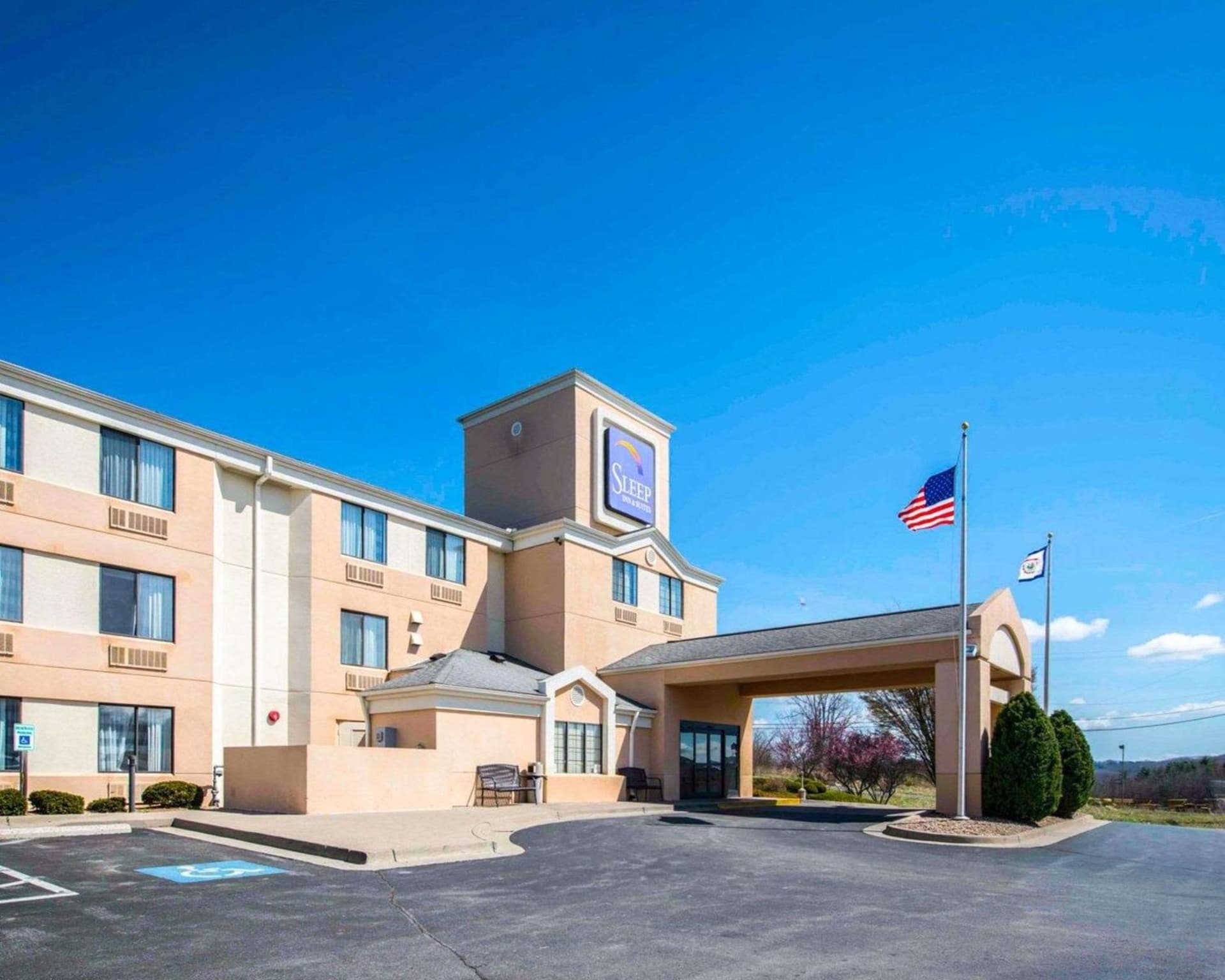 Sleep Inn & Suites Princeton I-77 interior in Princeton, WV — gallery photo 2