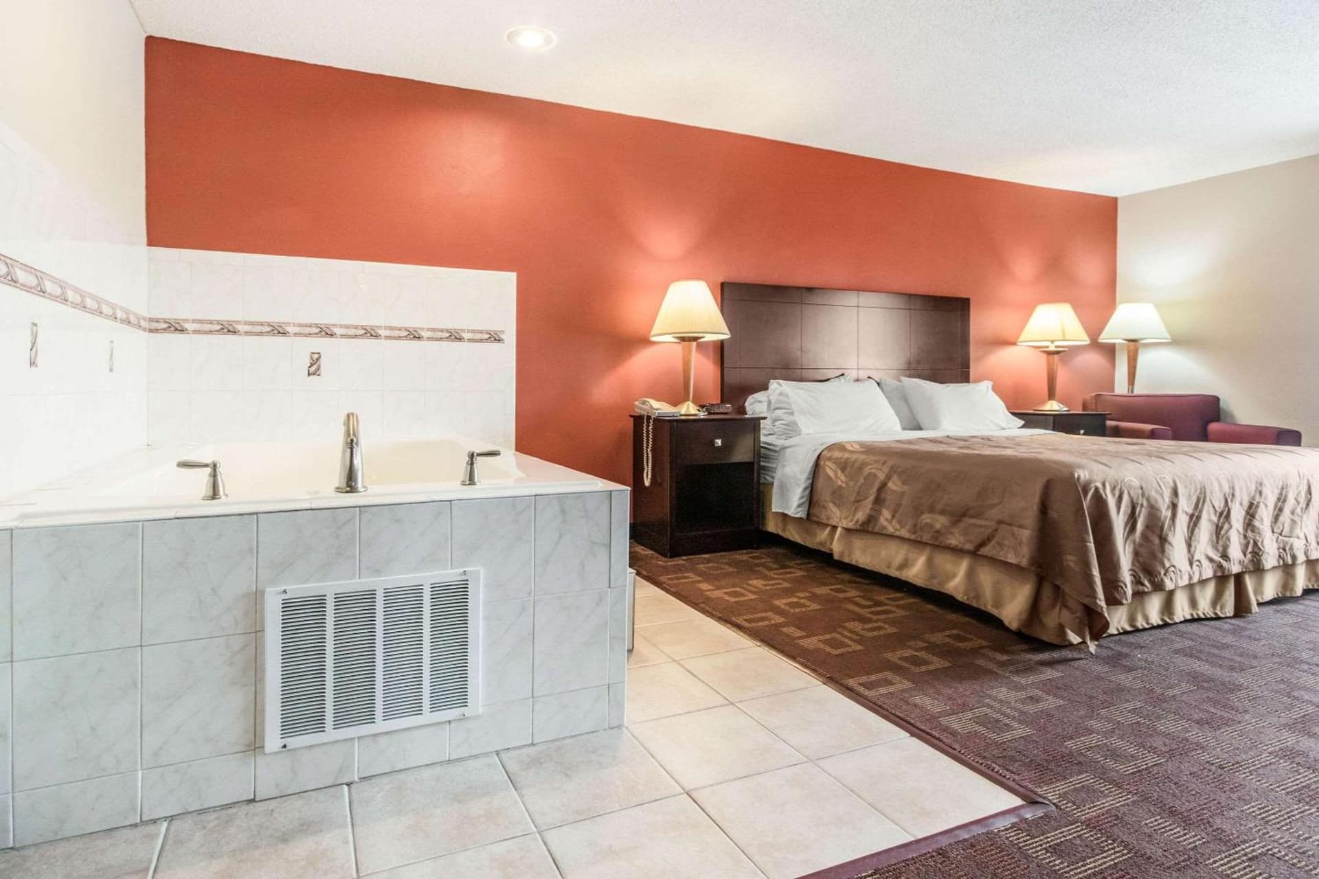 Quality Inn & Suites Lawrenceburg interior in Lawrenceburg, IN — gallery photo 2