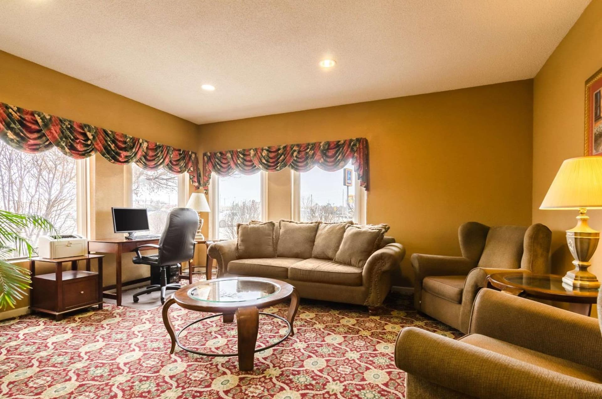 Quality Inn & Suites Manhattan property views in Manhattan, KS — gallery photo 3