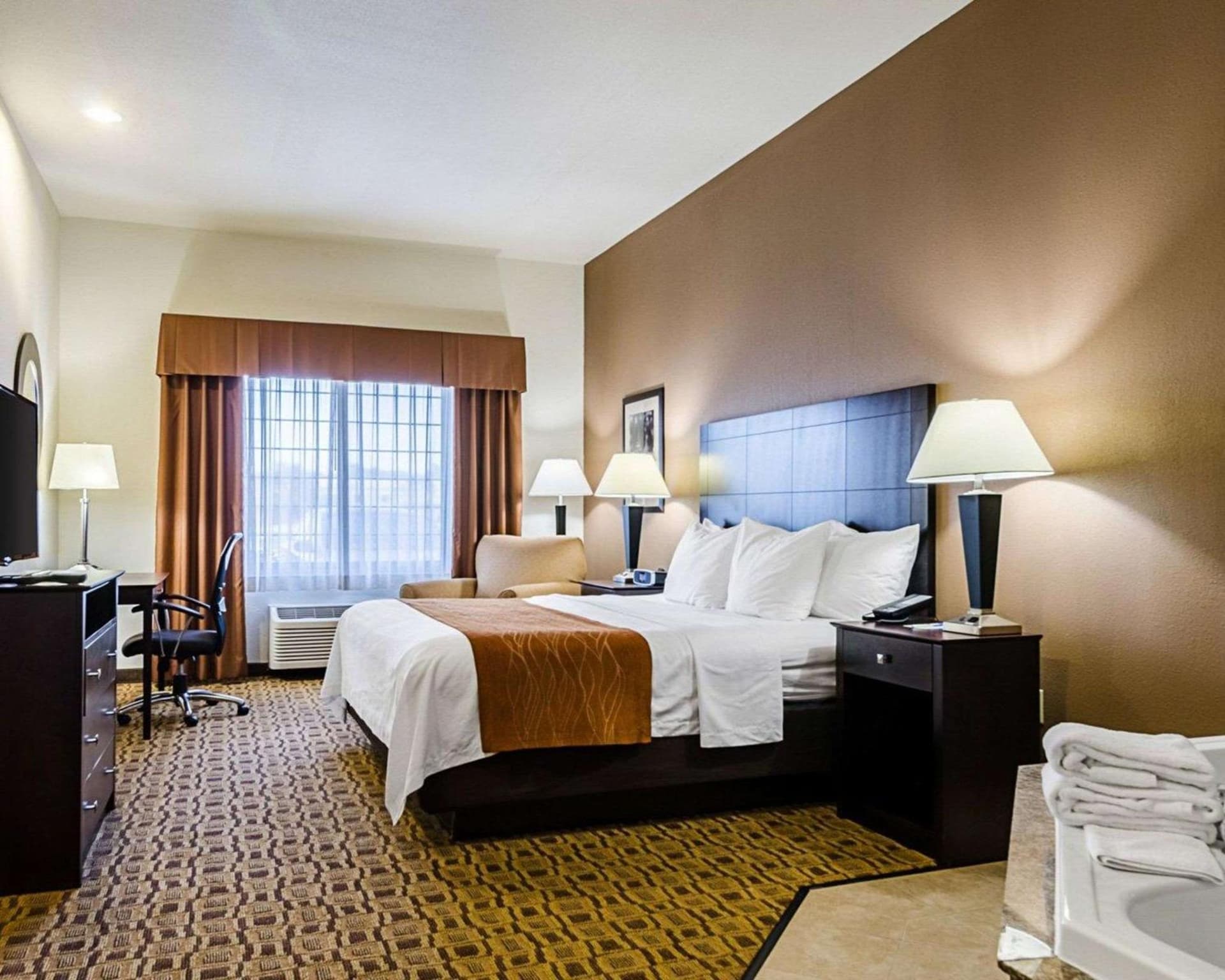 Comfort Inn & Suites Lawrence - University Area gallery photo in Lawrence, KS — image 16