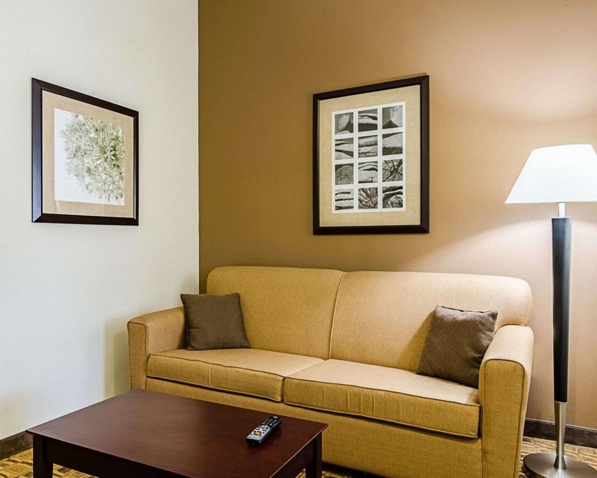 Comfort Inn & Suites Lawrence - University Area gallery photo in Lawrence, KS — image 10