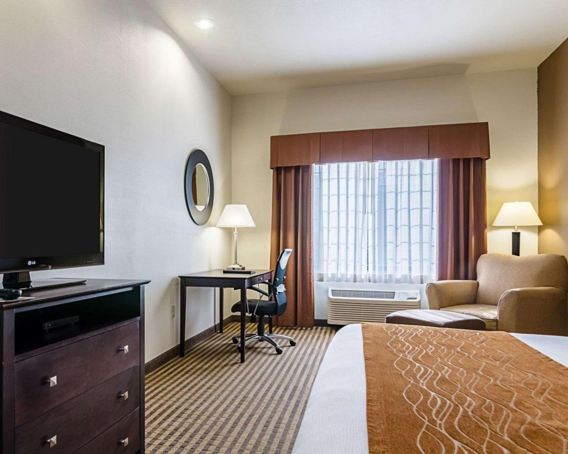 Comfort Inn & Suites Lawrence - University Area gallery photo in Lawrence, KS — image 30