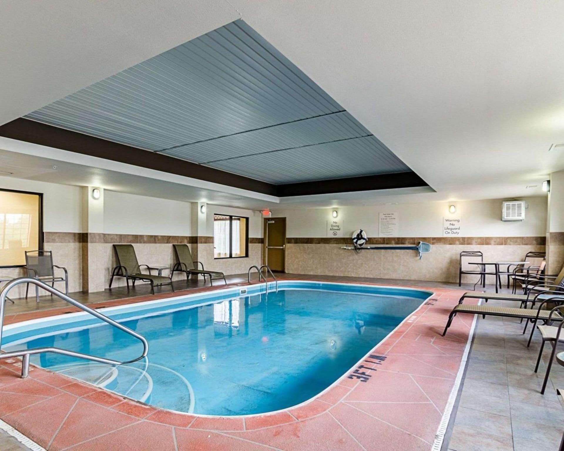 Comfort Inn & Suites Lawrence - University Area gallery photo in Lawrence, KS — image 27