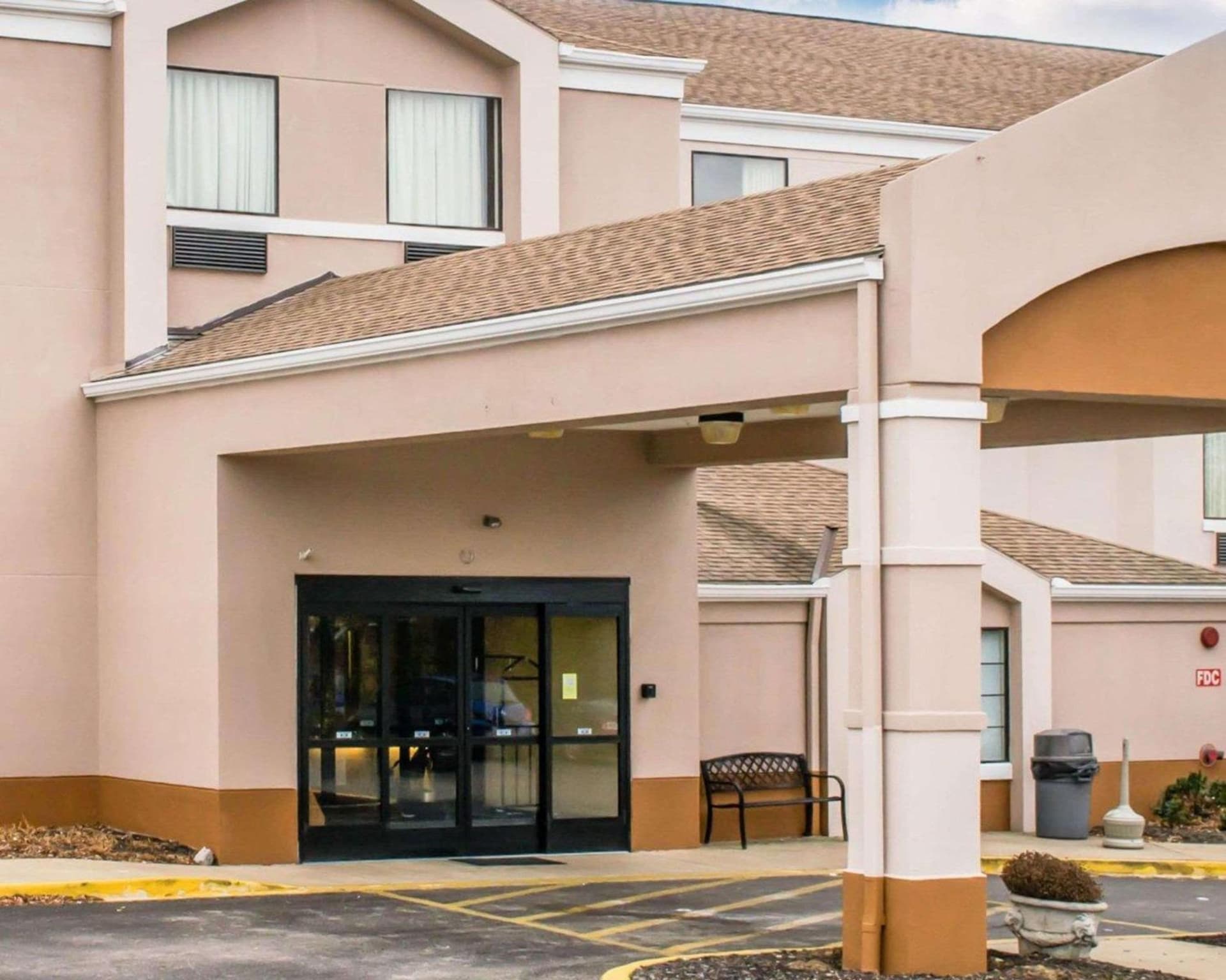 Blankenbaker Inn by IHG featured exterior or lobby in Louisville, KY — similar hotel