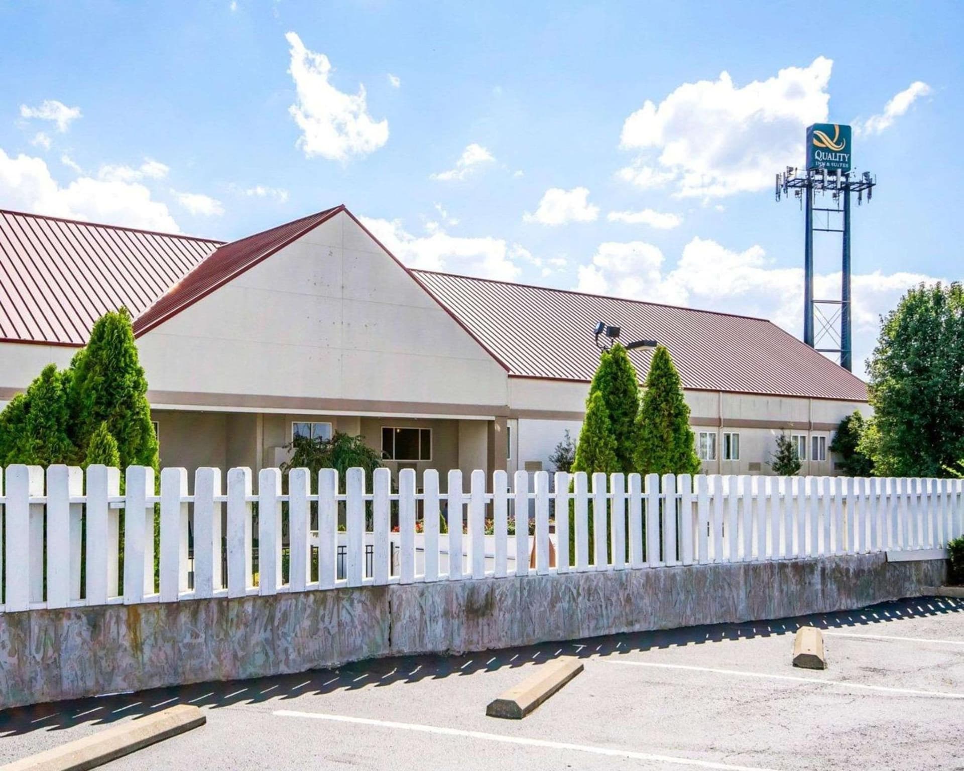 Quality Inn & Suites Elizabethtown property views in Elizabethtown, KY — gallery photo 3