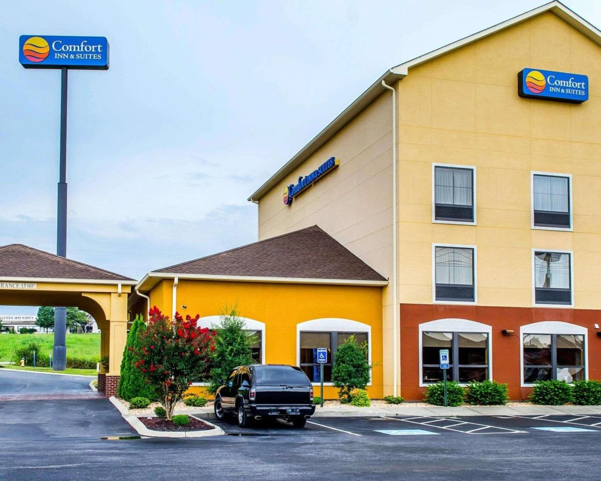 Comfort Inn & Suites Franklin East featured exterior or lobby in Franklin, KY — similar hotel