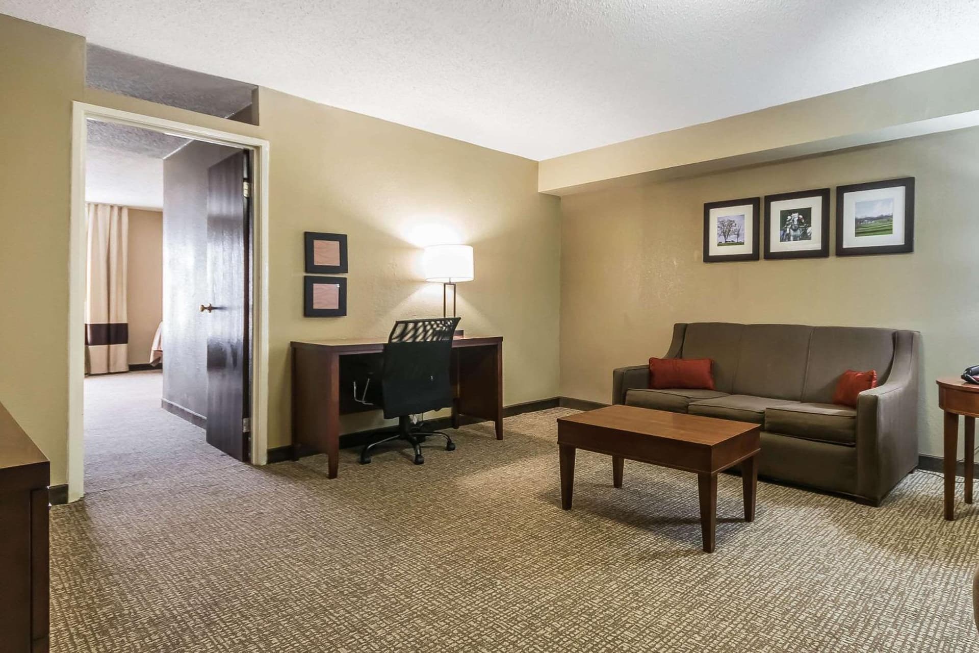 Comfort Inn & Suites Lexington - Hamburg I-75 gallery photo in Lexington, KY — image 29