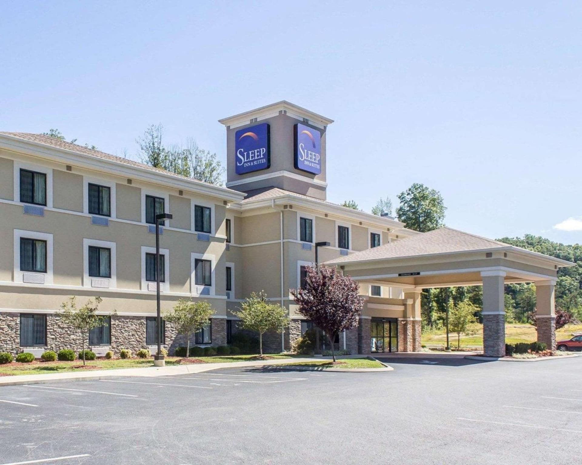 Sleep Inn & Suites Middlesboro featured exterior or lobby in Middlesboro, KY — similar hotel