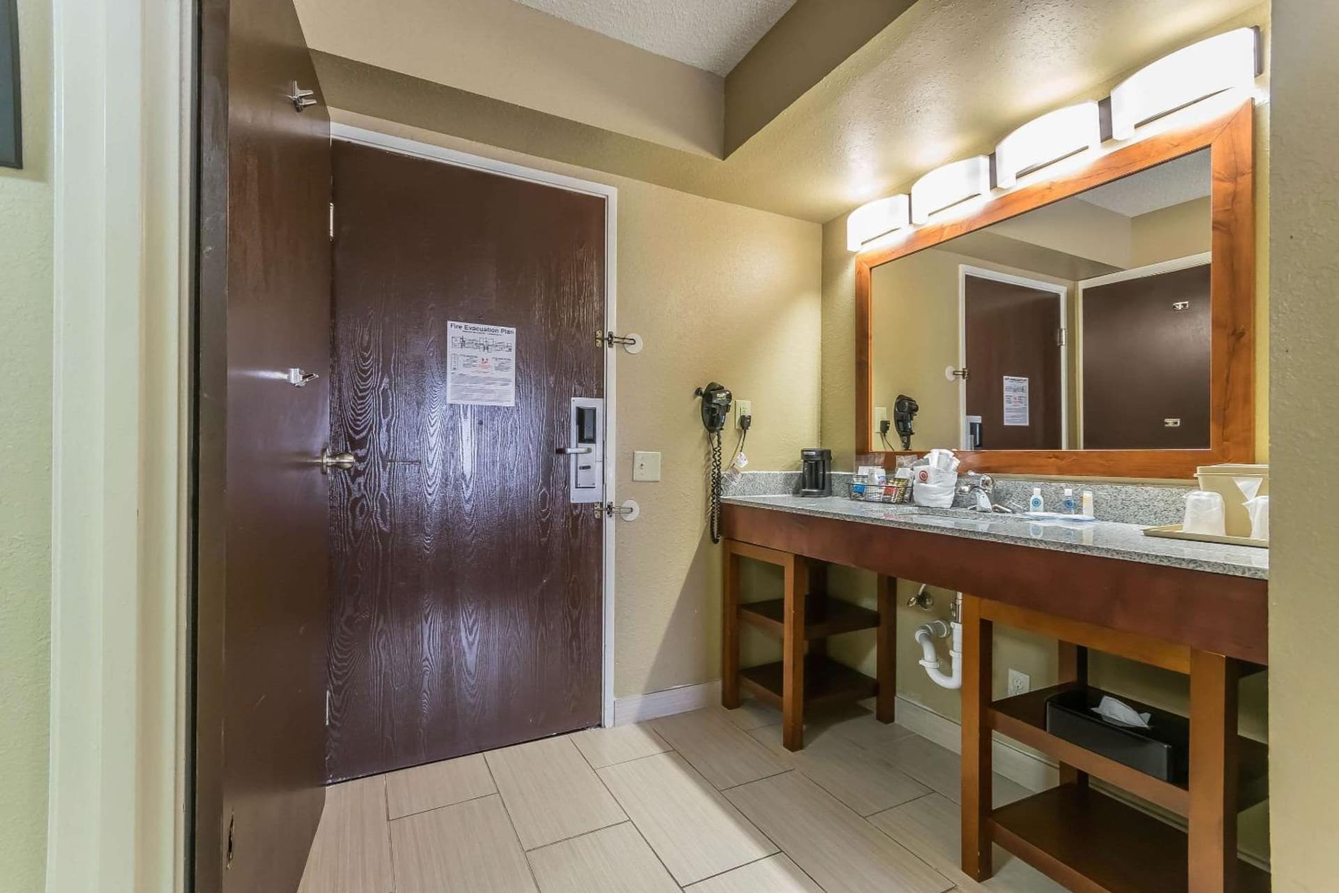 Comfort Inn & Suites Lexington - Hamburg I-75 property views in Lexington, KY — gallery photo 3