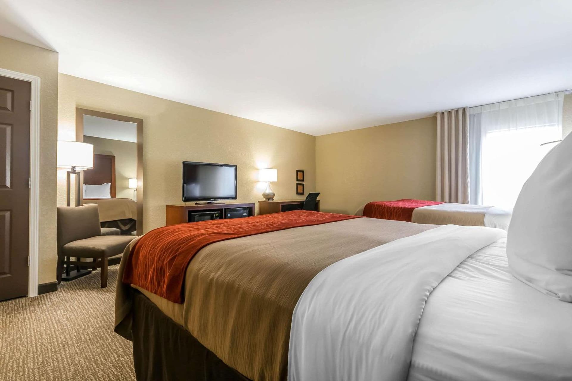 Comfort Inn & Suites Lexington - Hamburg I-75 gallery photo in Lexington, KY — image 14