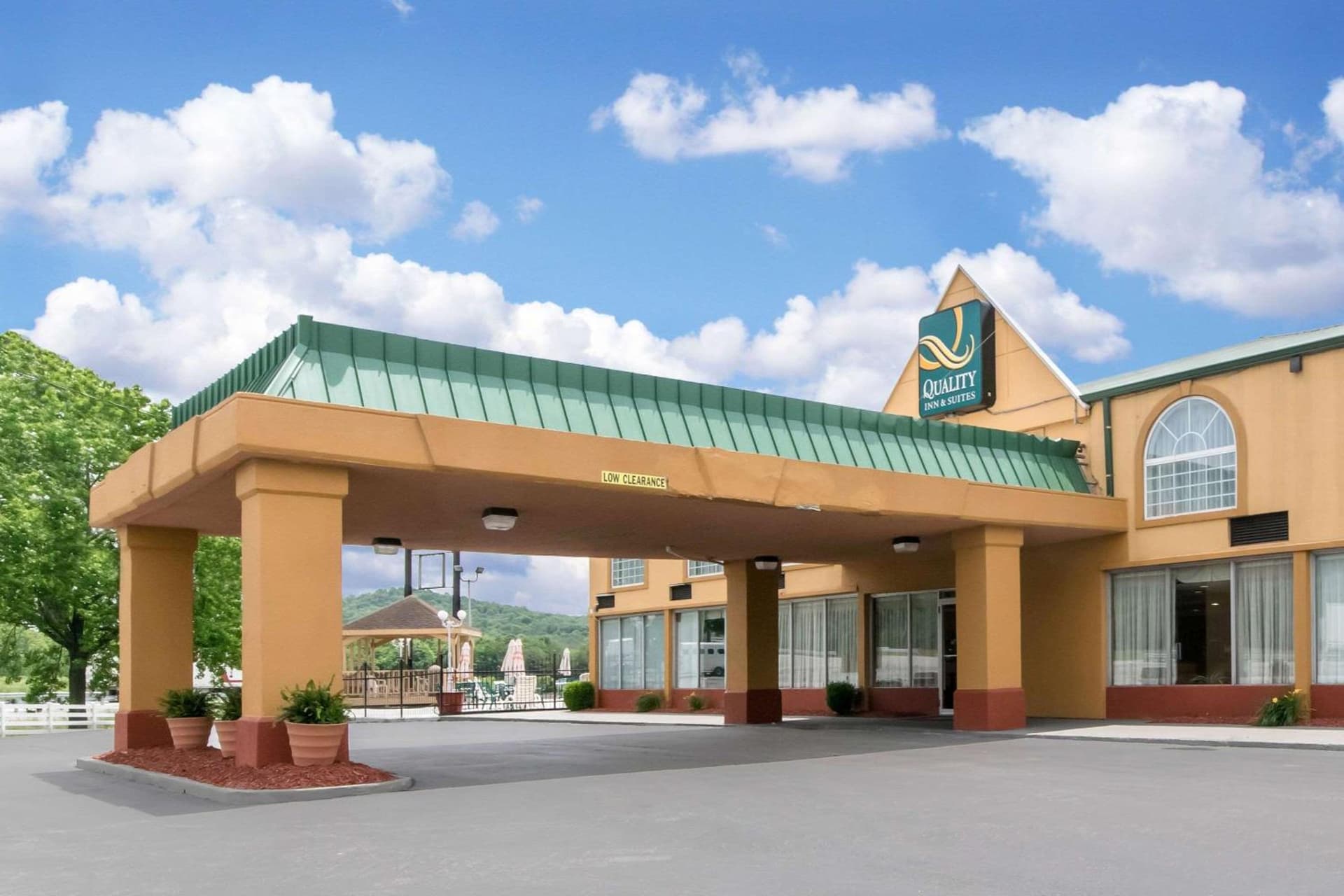 Quality Inn & Suites Horse Cave - Cave City featured exterior or lobby in Horse Cave, KY — similar hotel