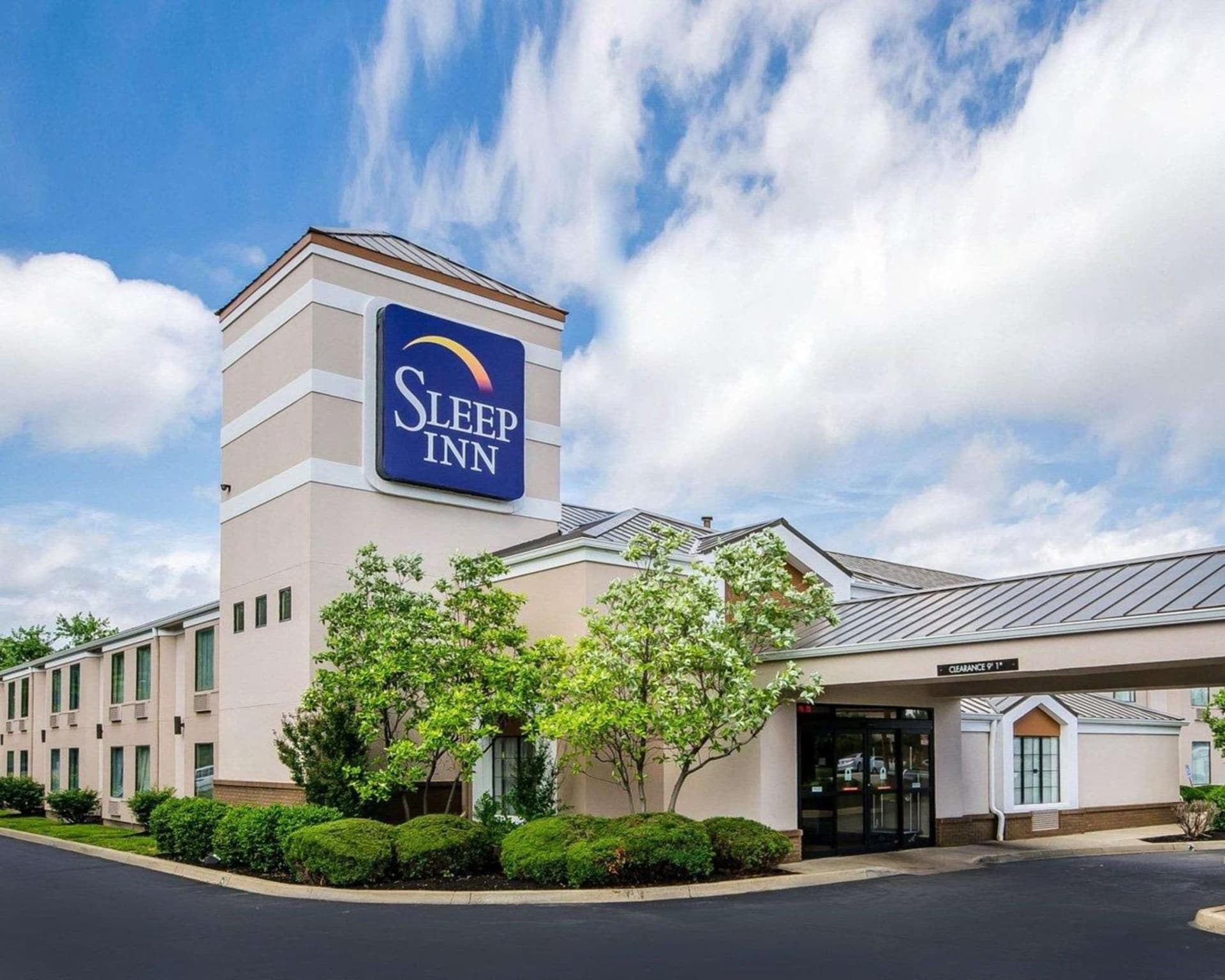 Spark By Hilton Louisville Airport featured exterior or lobby in Louisville, KY — similar hotel