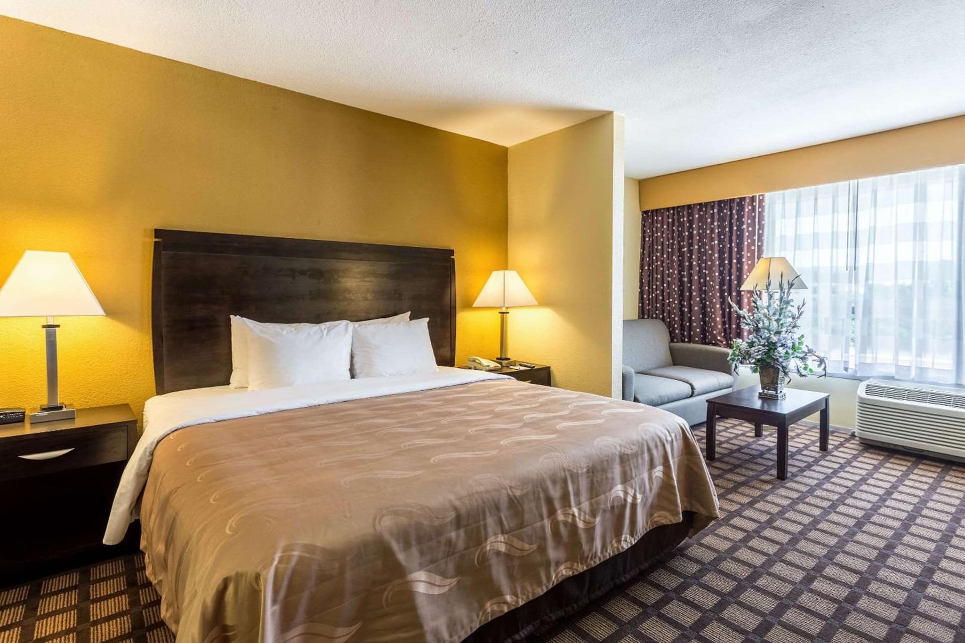 Quality Inn & Suites Baton Rouge West - Port Allen interior in Port Allen, LA — gallery photo 2
