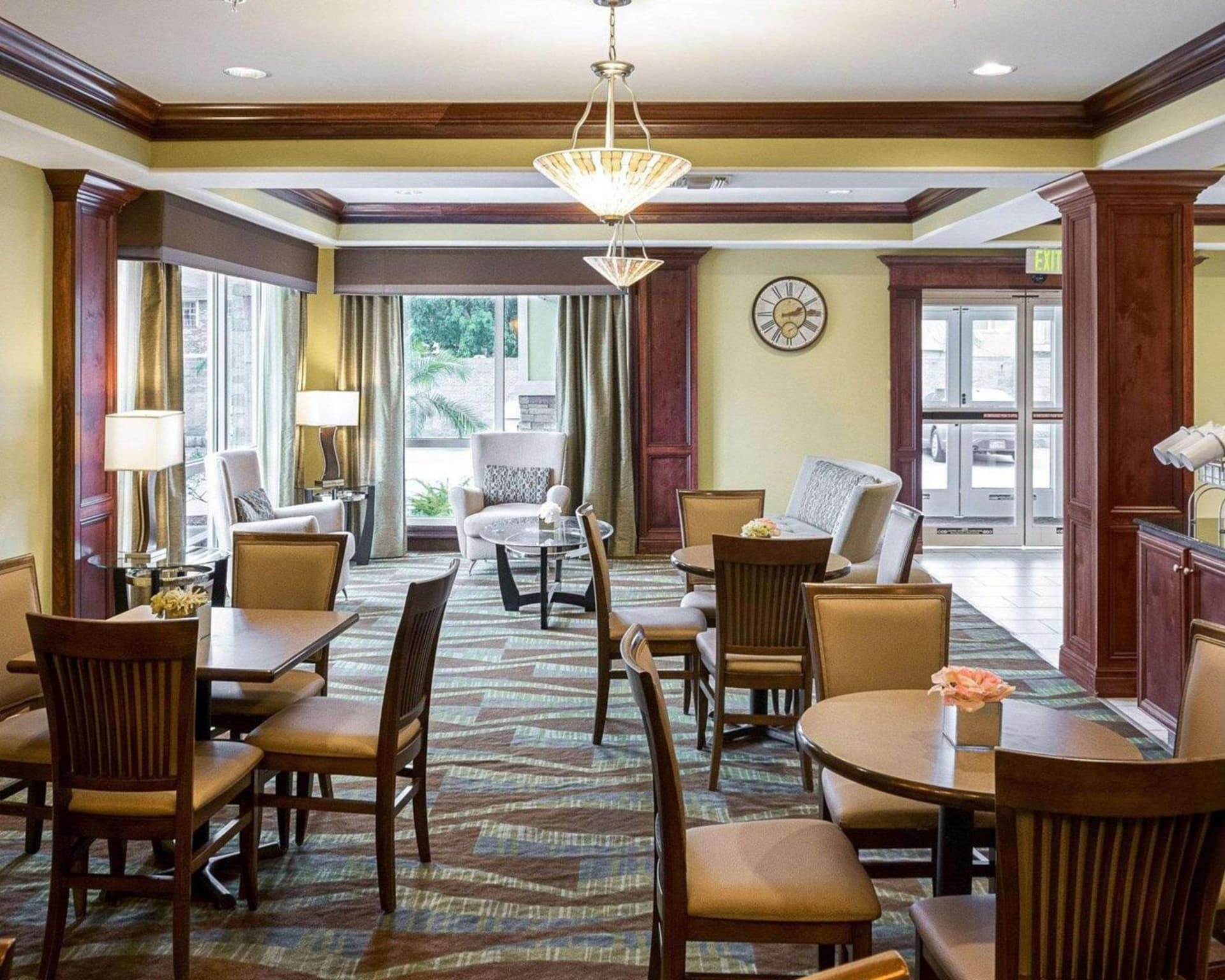 Comfort Suites Harvey - New Orleans West interior in Harvey, LA — gallery photo 2