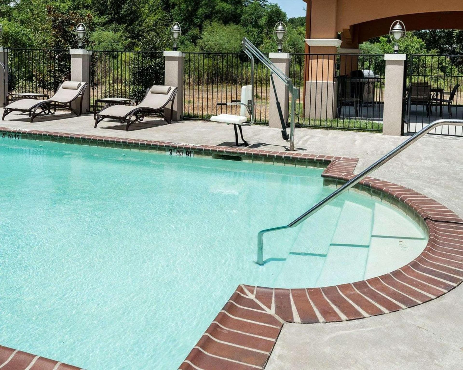 Comfort Suites Oil Center gallery photo in Lafayette, LA — image 19