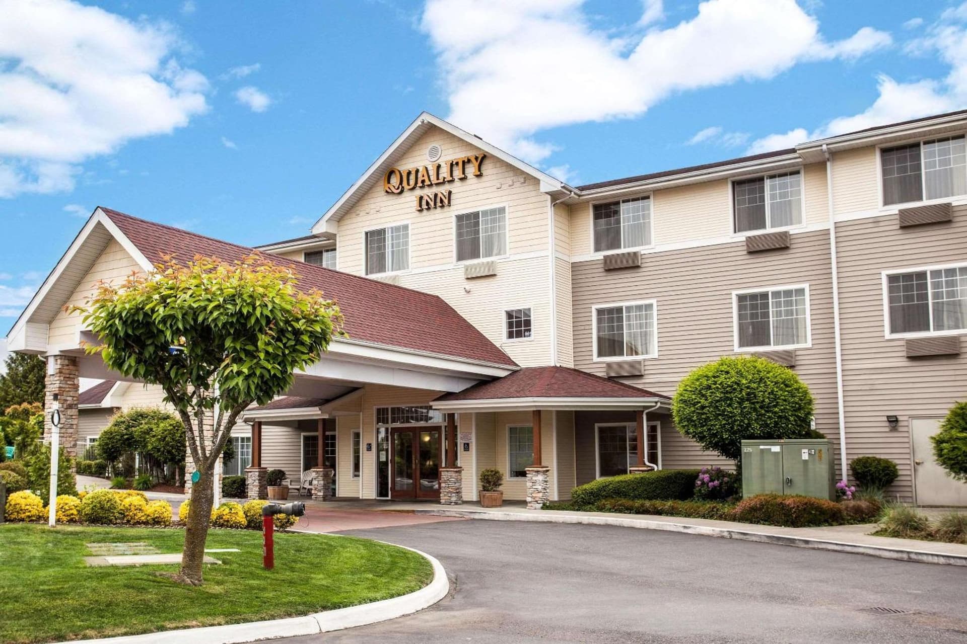 Quality Inn & Suites Federal Way - Seattle interior in Federal Way, WA — gallery photo 2