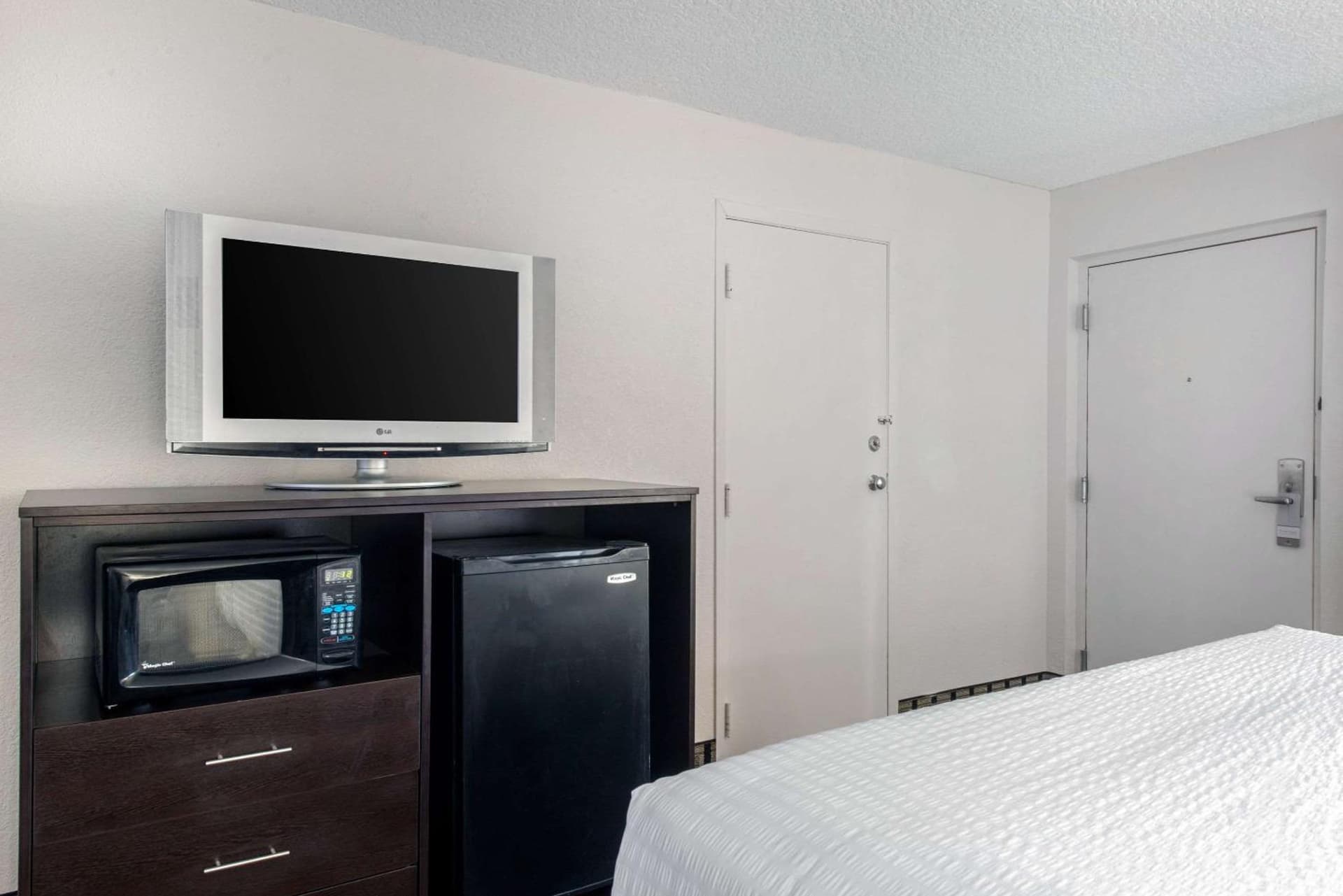 Clarion Inn & Suites Kissimmee-Lake Buena Vista South gallery photo in Kissimmee, FL — image 20