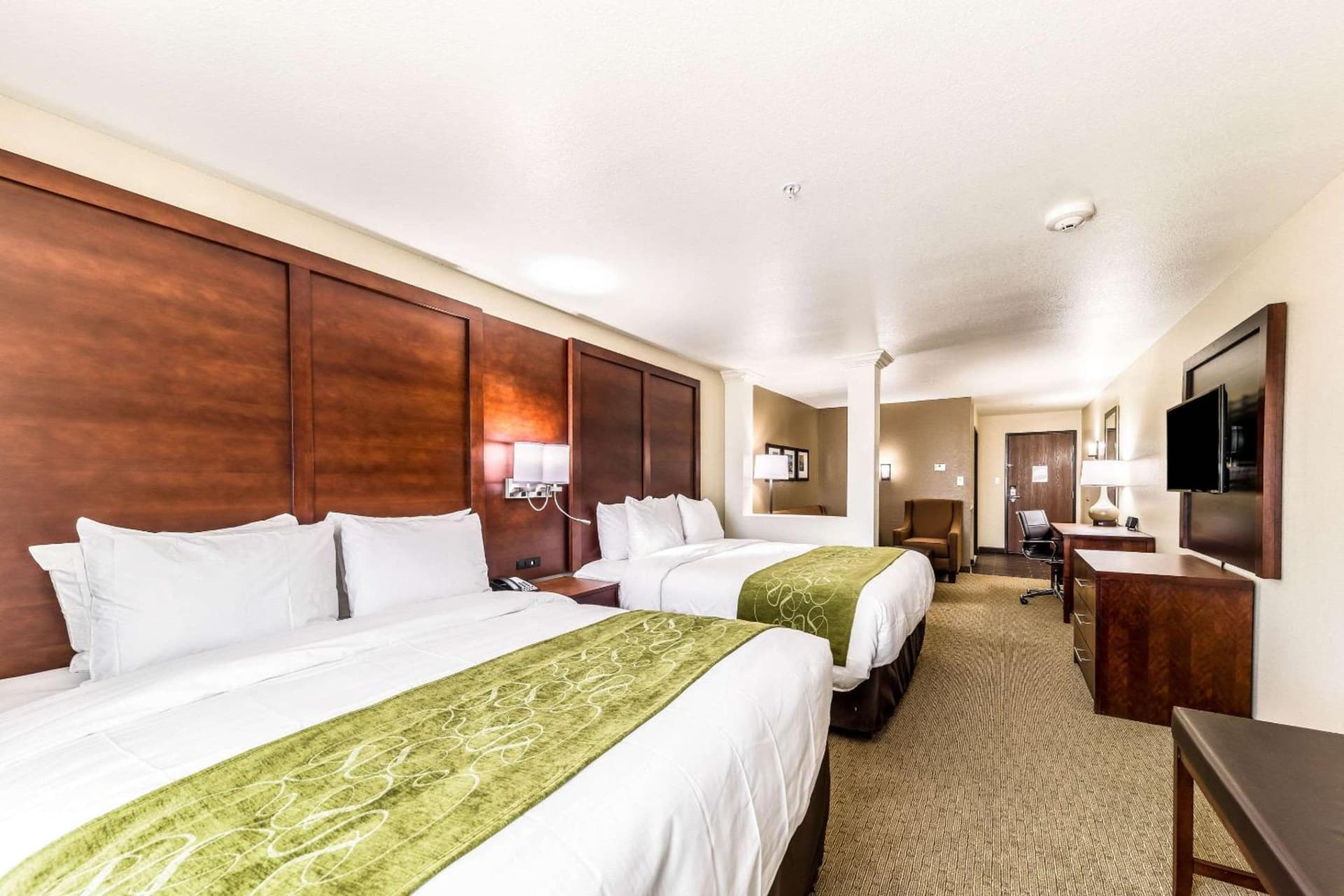 Comfort Suites Grand Prairie - Arlington North gallery photo in Grand Prairie, TX — image 31