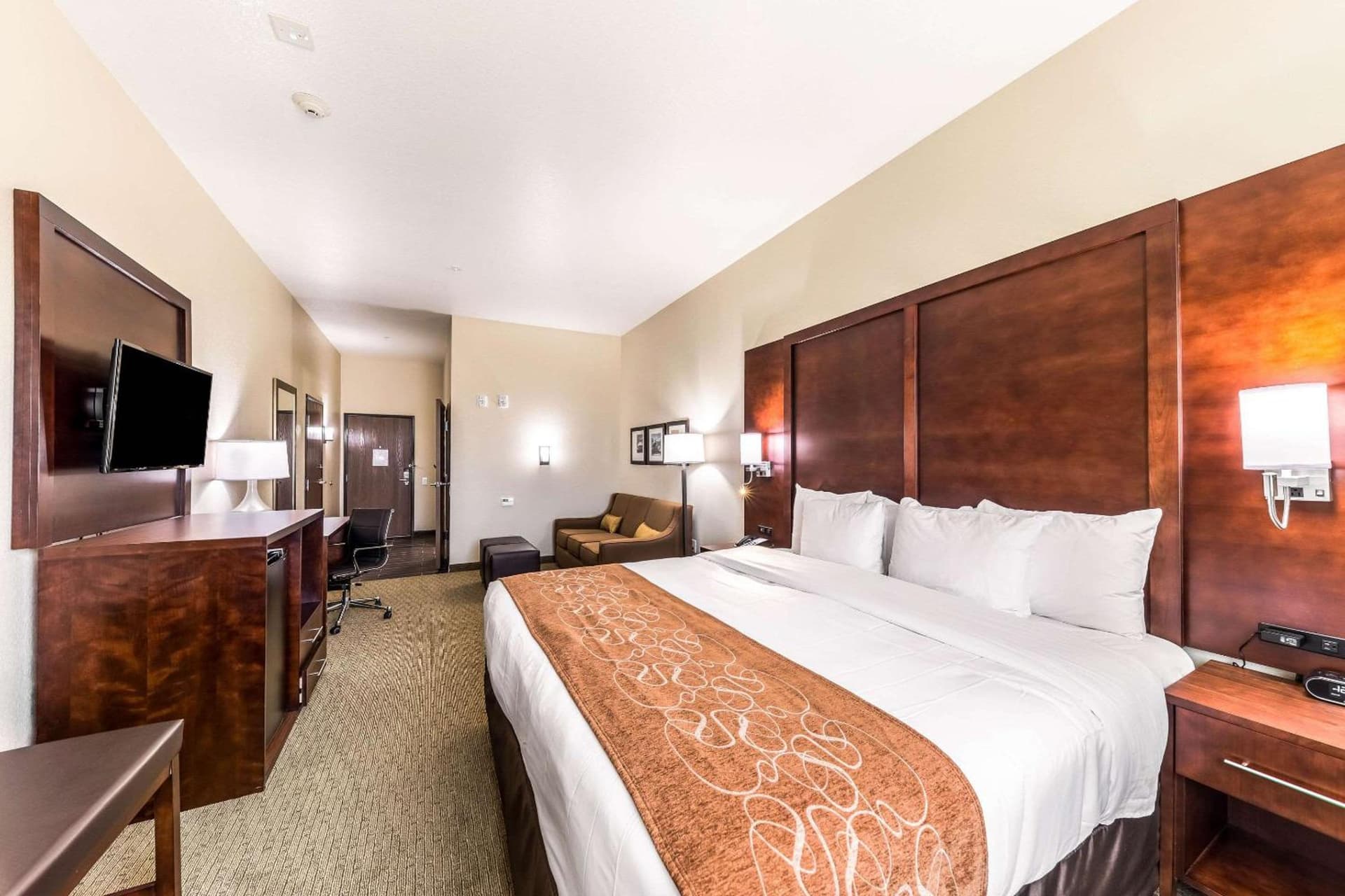 Comfort Suites Grand Prairie - Arlington North gallery photo in Grand Prairie, TX — image 17