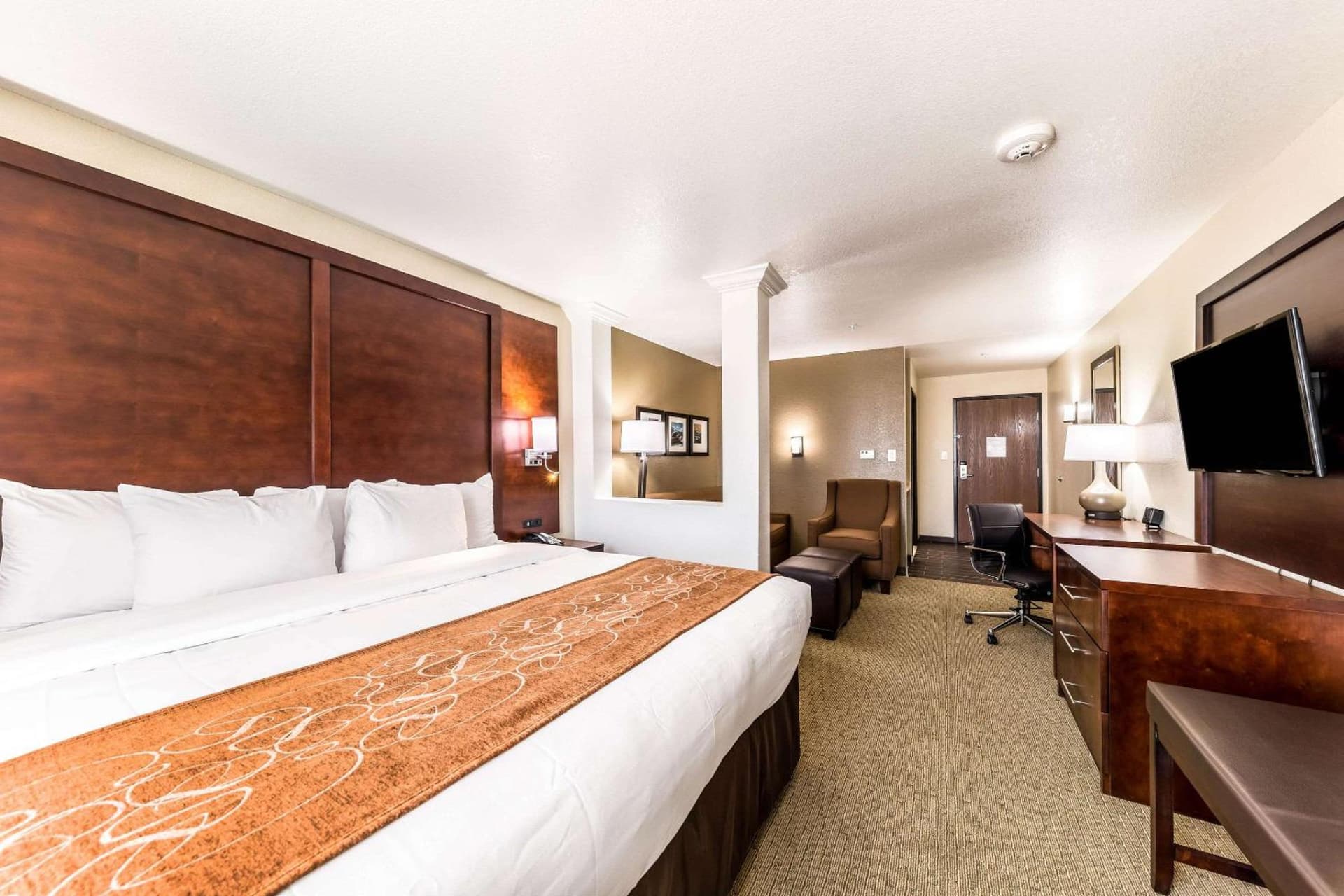 Comfort Suites Grand Prairie - Arlington North gallery photo in Grand Prairie, TX — image 16