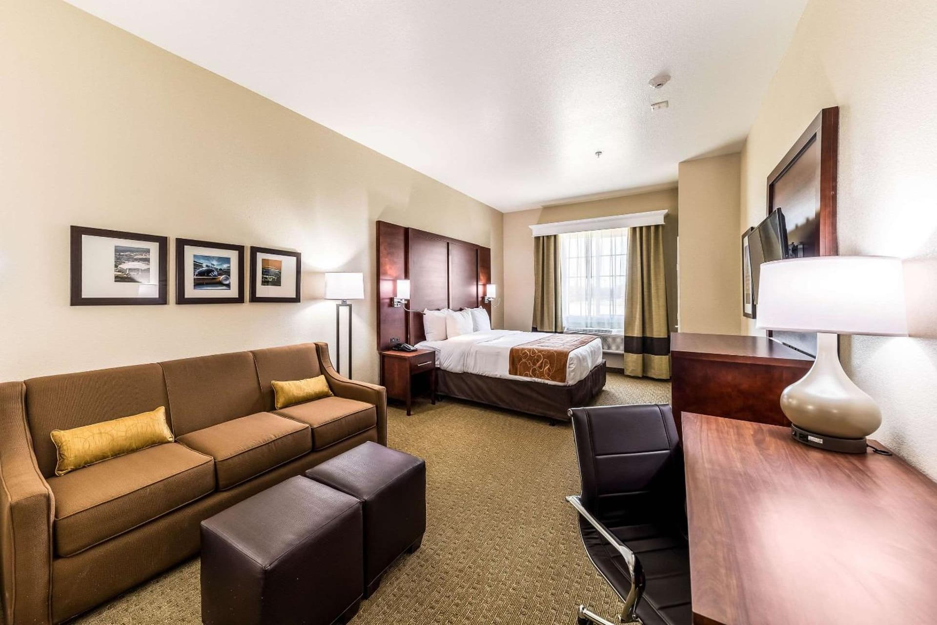 Comfort Suites Grand Prairie - Arlington North gallery photo in Grand Prairie, TX — image 10