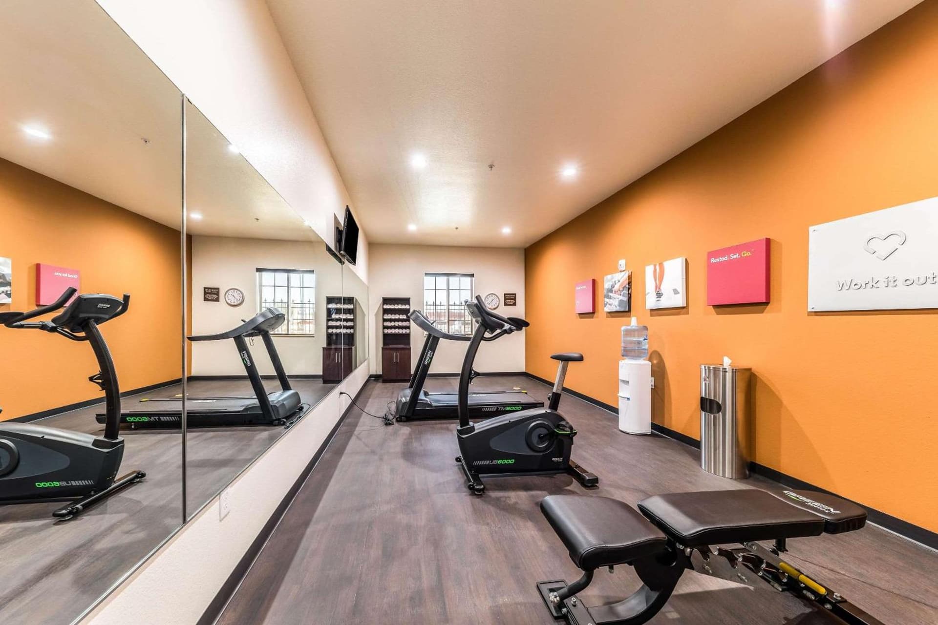 Comfort Suites Grand Prairie - Arlington North gallery photo in Grand Prairie, TX — image 11