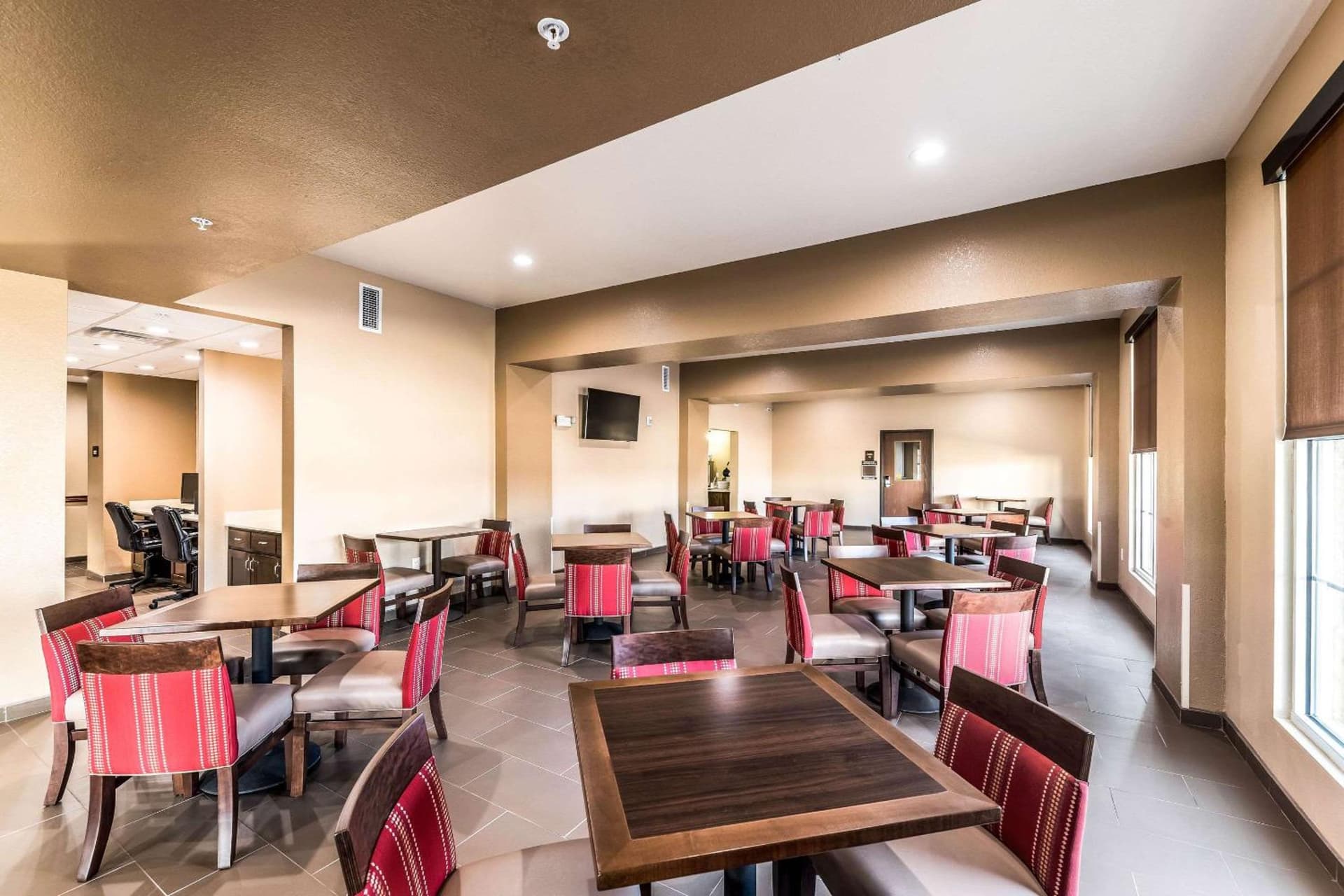 Comfort Suites Grand Prairie - Arlington North gallery photo in Grand Prairie, TX — image 13