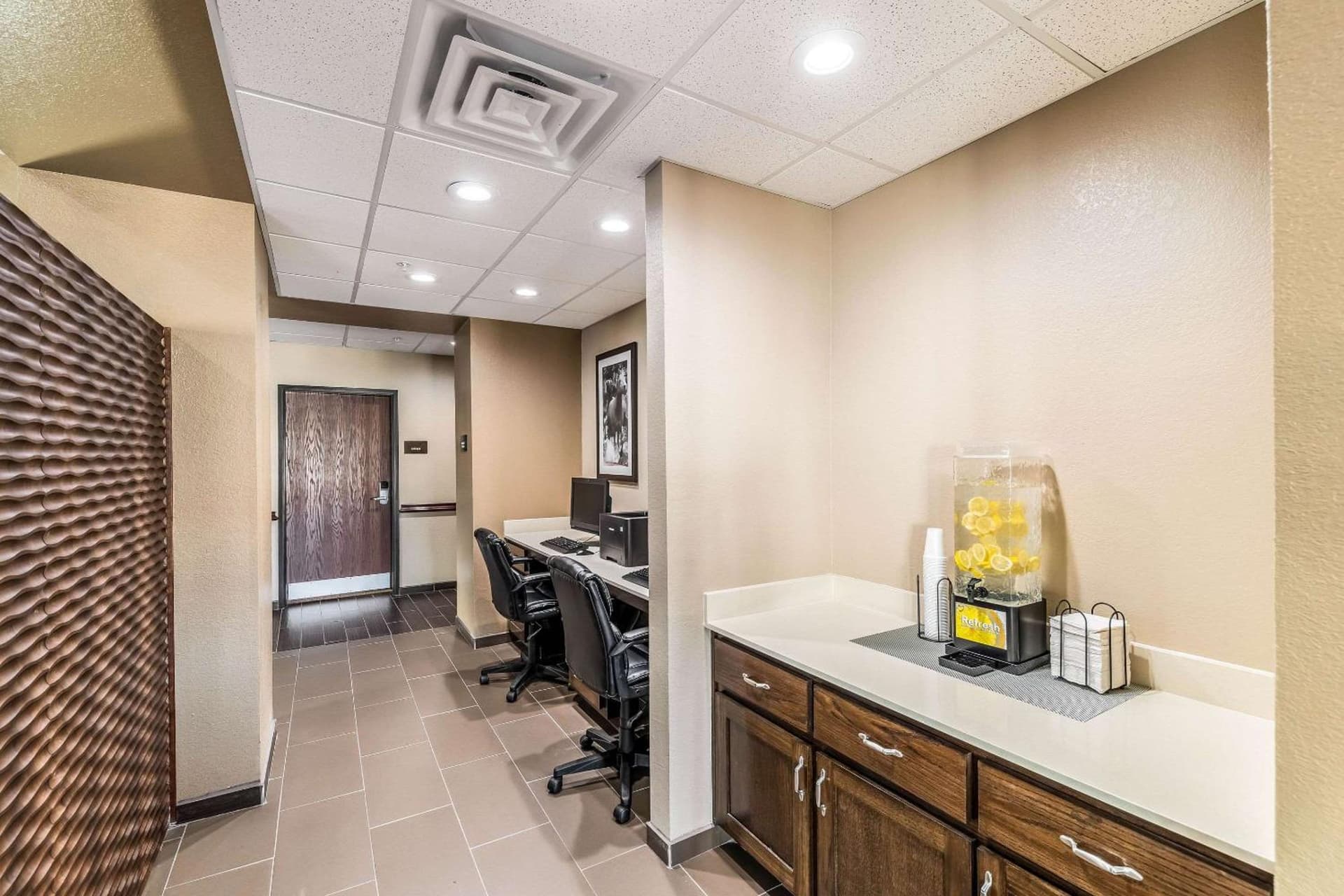 Comfort Suites Grand Prairie - Arlington North gallery photo in Grand Prairie, TX — image 28