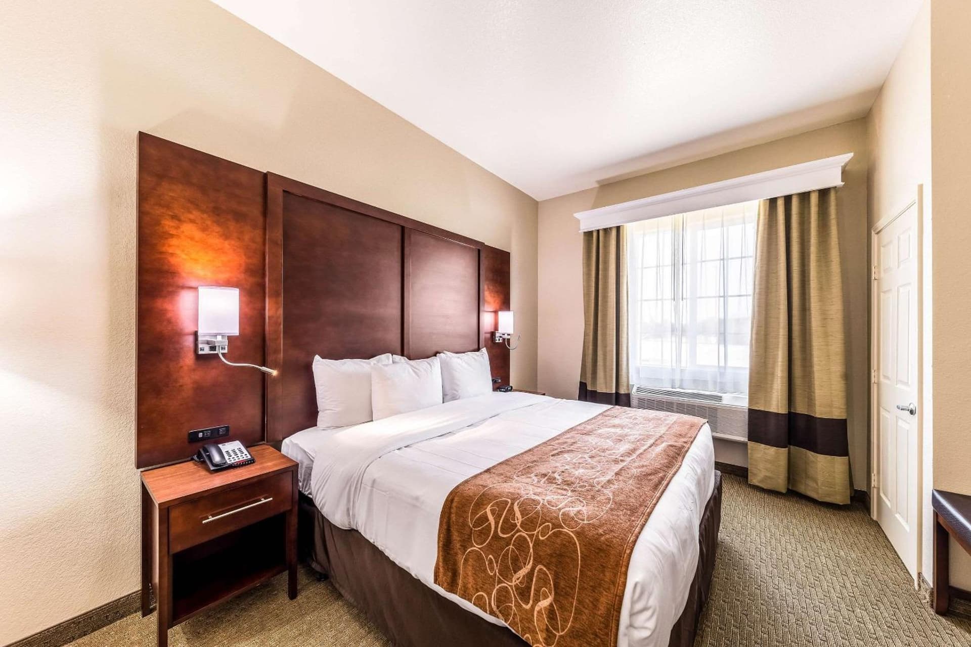 Comfort Suites Grand Prairie - Arlington North gallery photo in Grand Prairie, TX — image 39